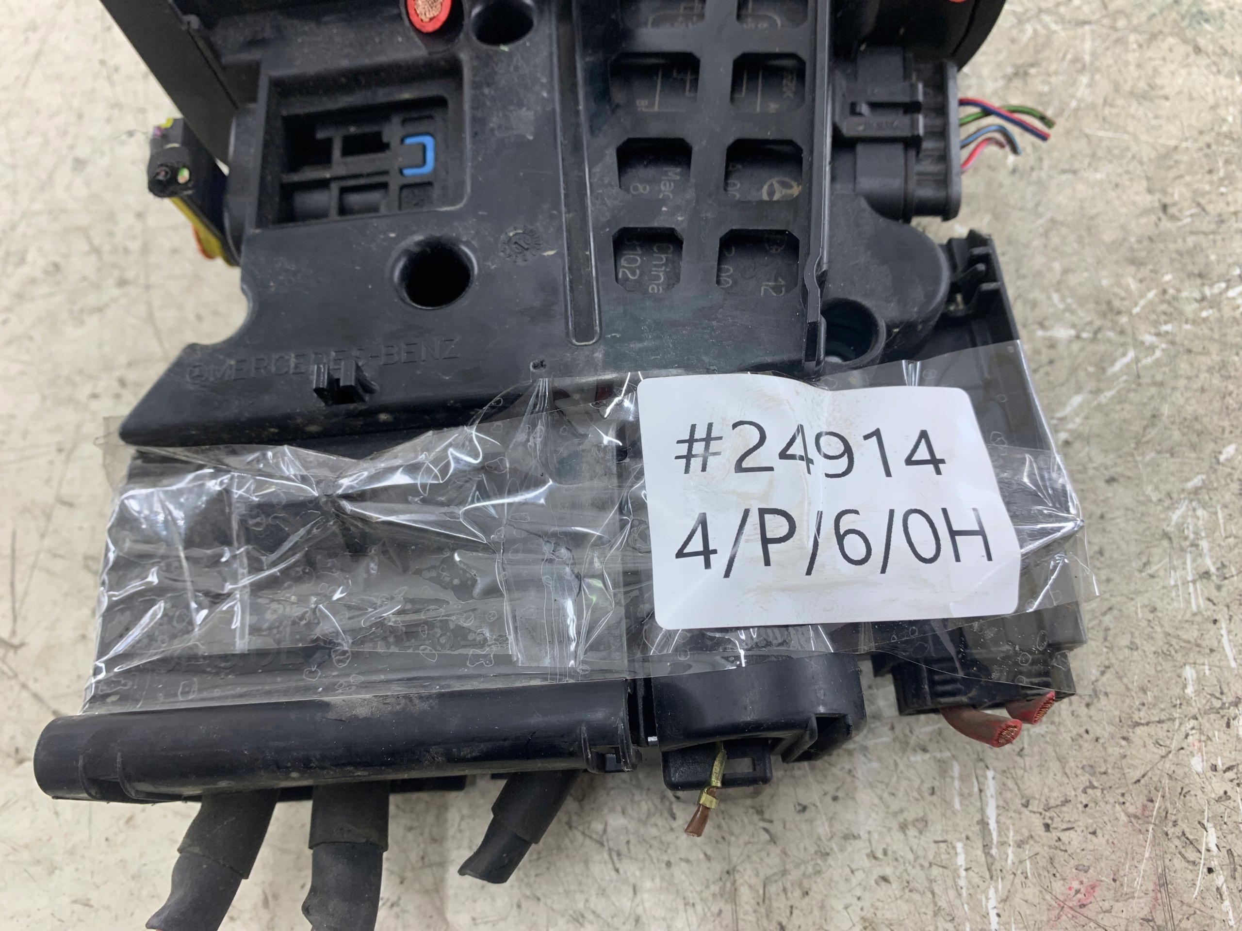 MERCEDES W204 KLEMA PIROTECHNICZNA BEZPIECZNIK A2045403650 - zdjęcie 7