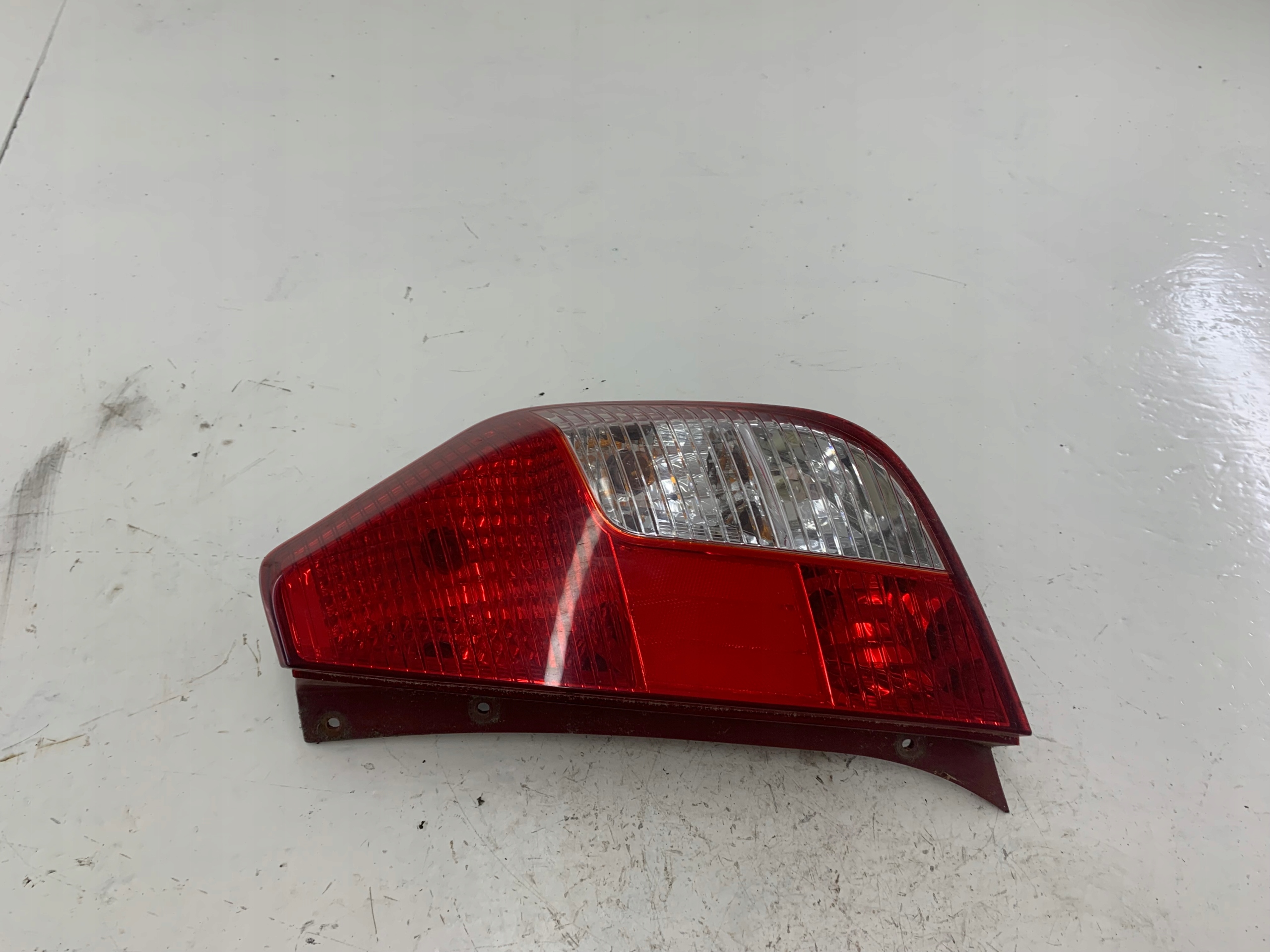 Dodatkowe zdjęcie używanej części: HYUNDAI i10 LAMPA PRAWA TYŁ