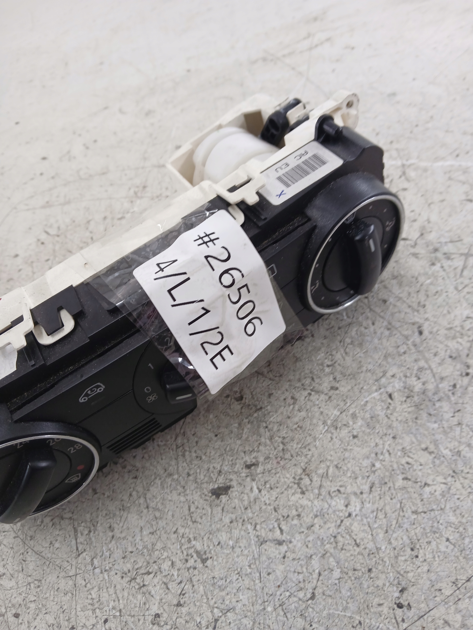 MERCEDES W169 PANEL KLIMATYZACJI A1698300585 - zdjęcie 8