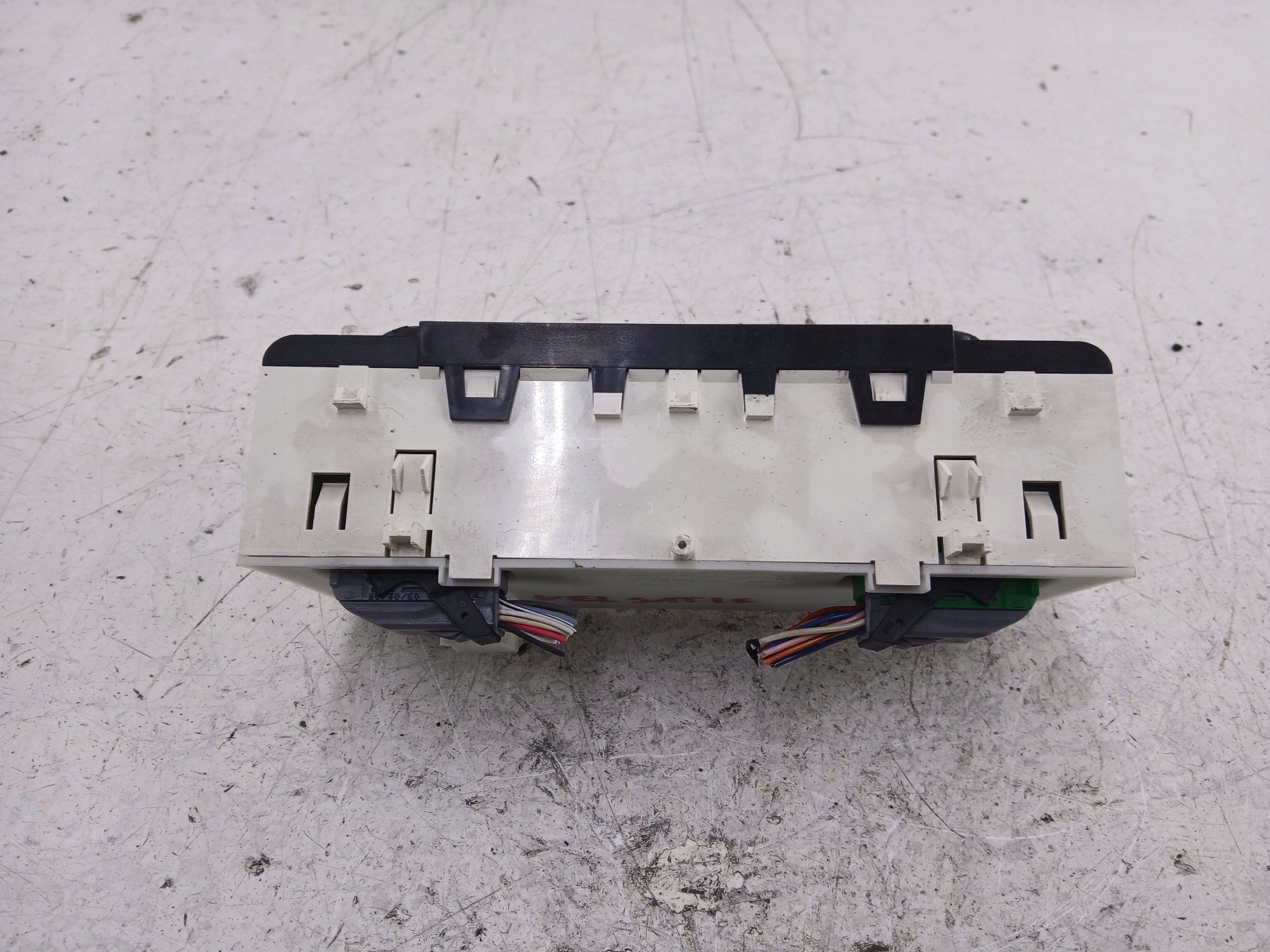 Dodatkowe zdjęcie używanej części: RENAULT LAGUNA II PANEL NAWIEWU KLIMATYZACJI 8200371295