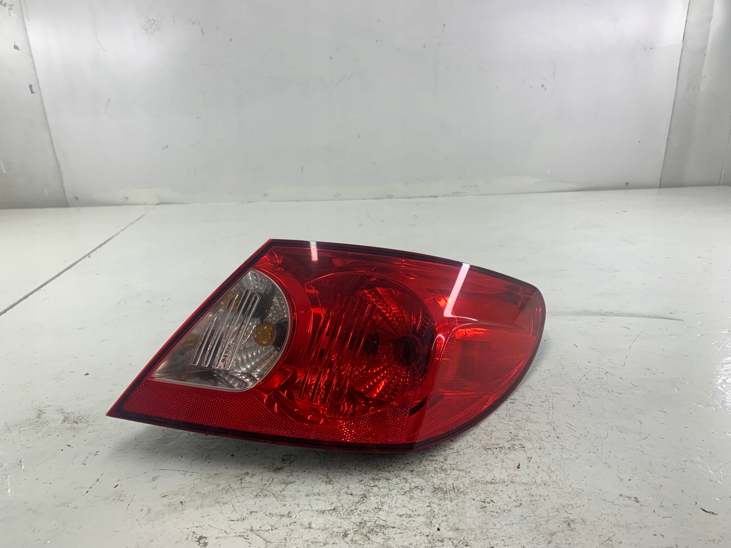 Dodatkowe zdjęcie używanej części: CHRYSLER SEBRING III LAMPA PRAWA TYŁ