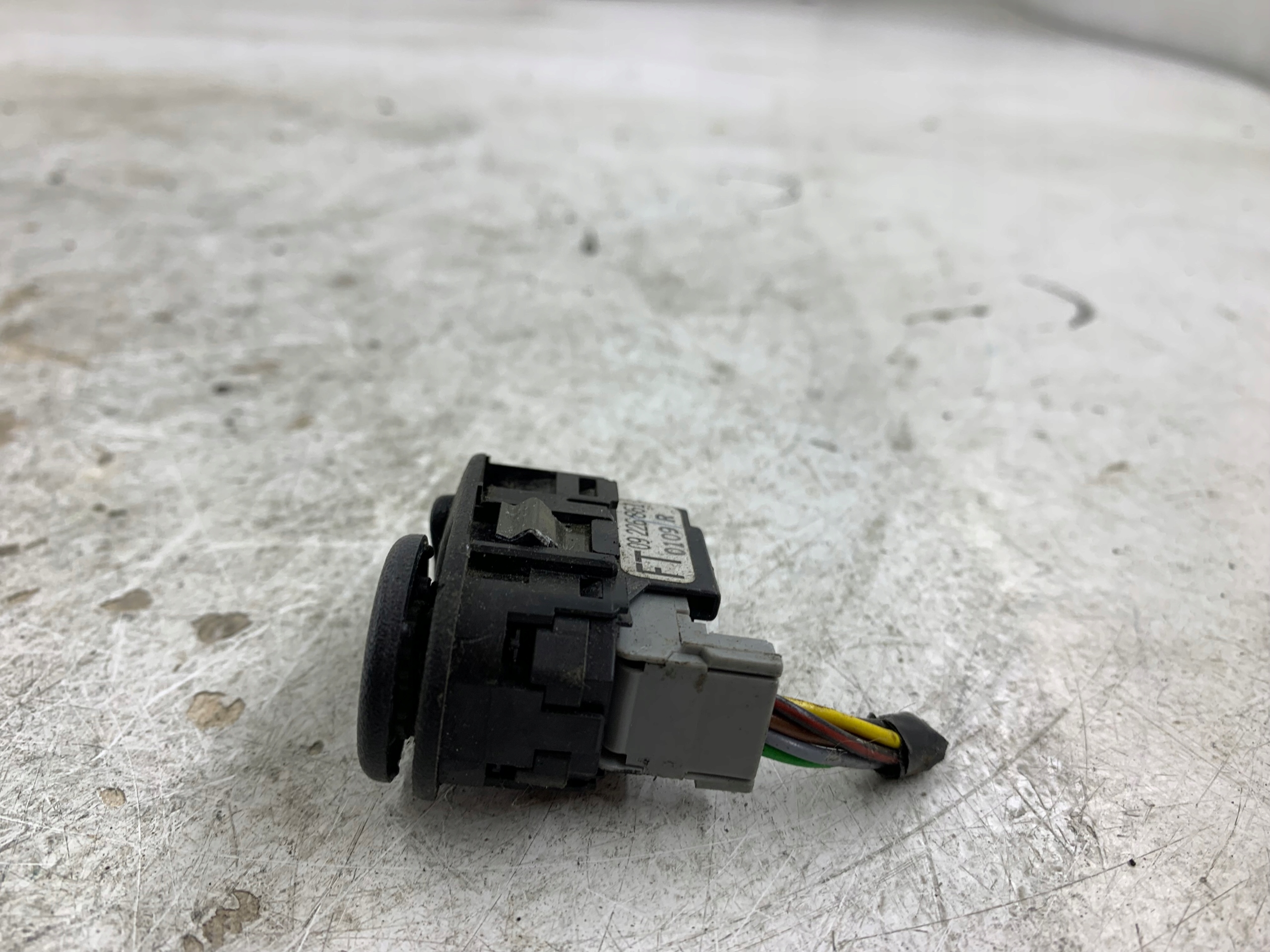Dodatkowe zdjęcie używanej części: OPEL ASTRA II G ZAFIRA A MERIVA A PANEL REGULACJI LUSTEREK 09226861