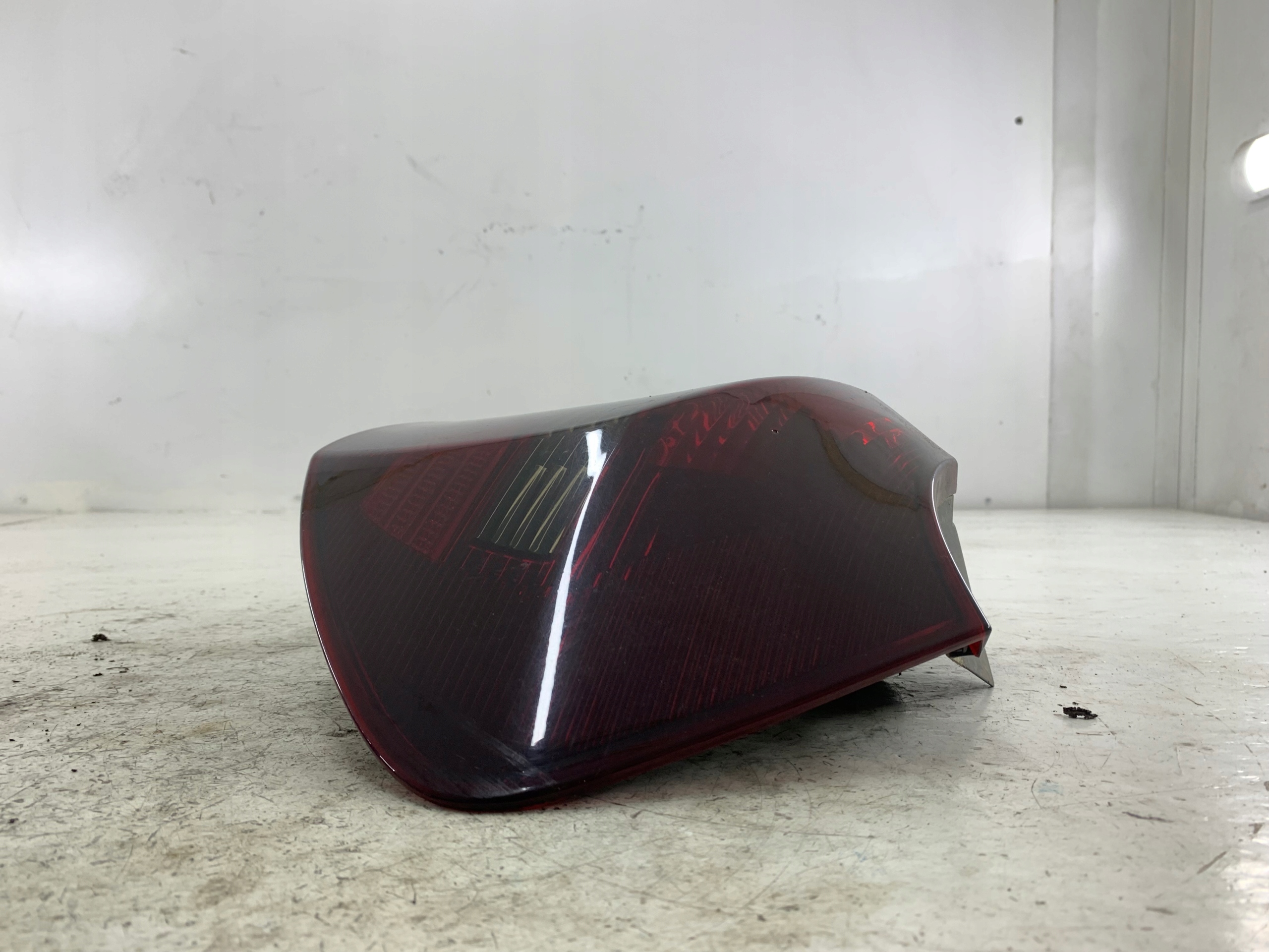 BMW E87 LIFT LAMPA PRAWA TYŁ CIEMNA TUNING - zdjęcie 3