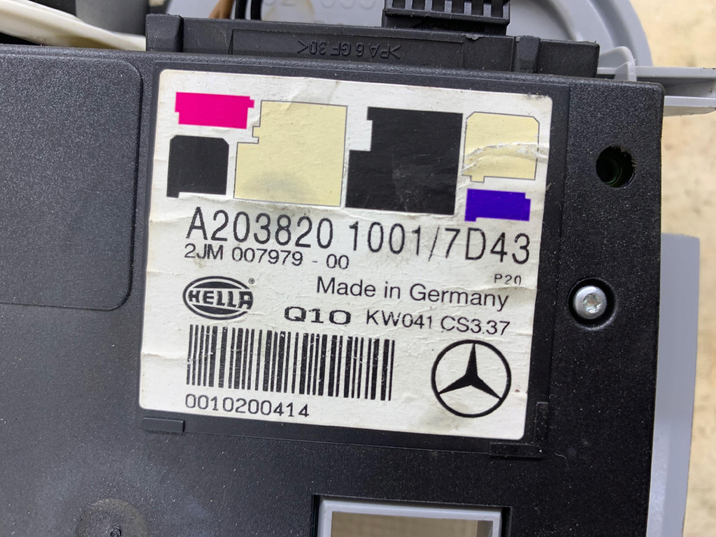 Dodatkowe zdjęcie używanej części: MERCEDES W210 W220 W203 OŚWIETLENIE KABINY LAMPKA WNĘTRZA