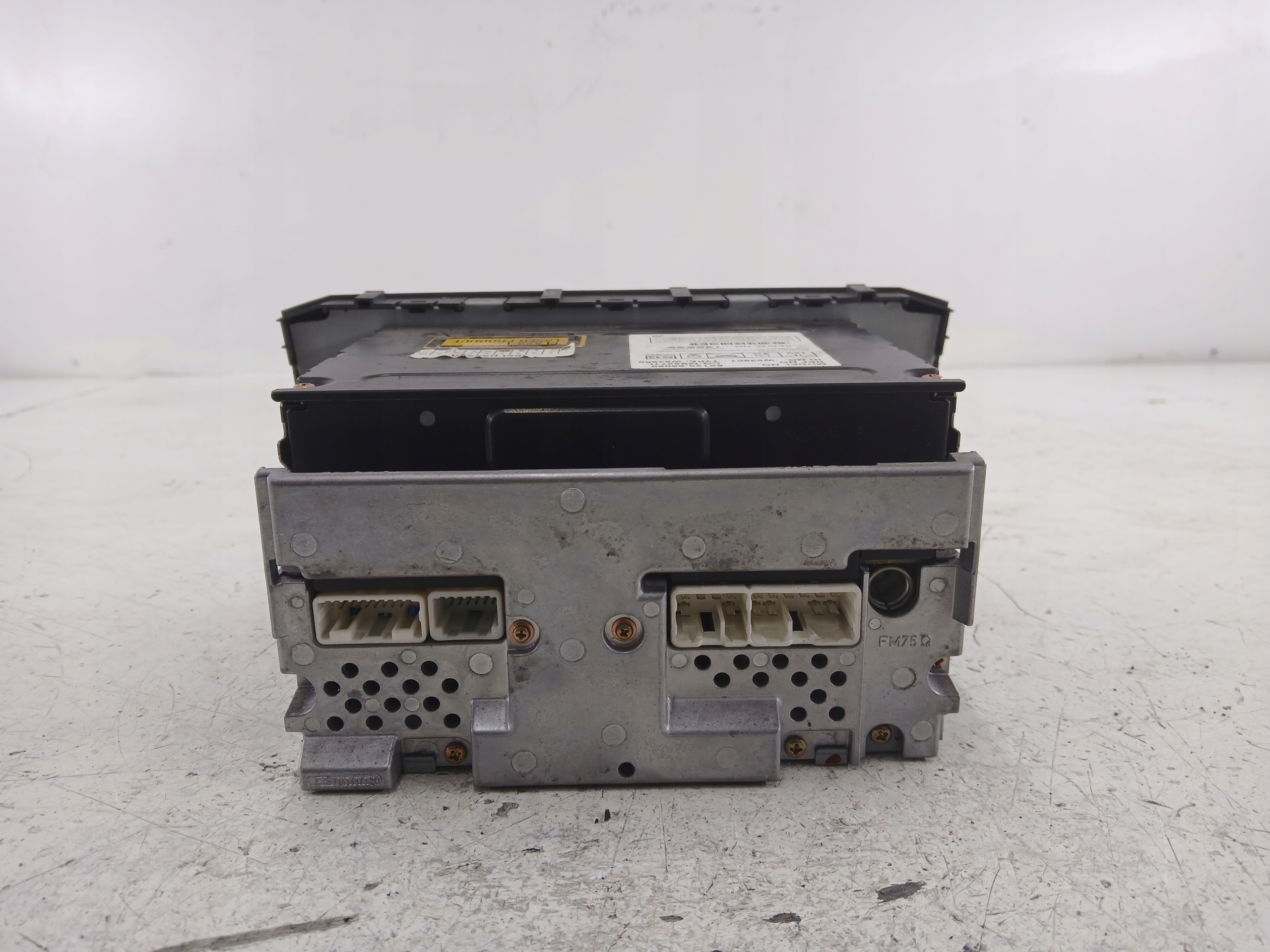 Dodatkowe zdjęcie używanej części: TOYOTA AVENSIS T25 RADIO FABRYCZNE CD 86120-05080