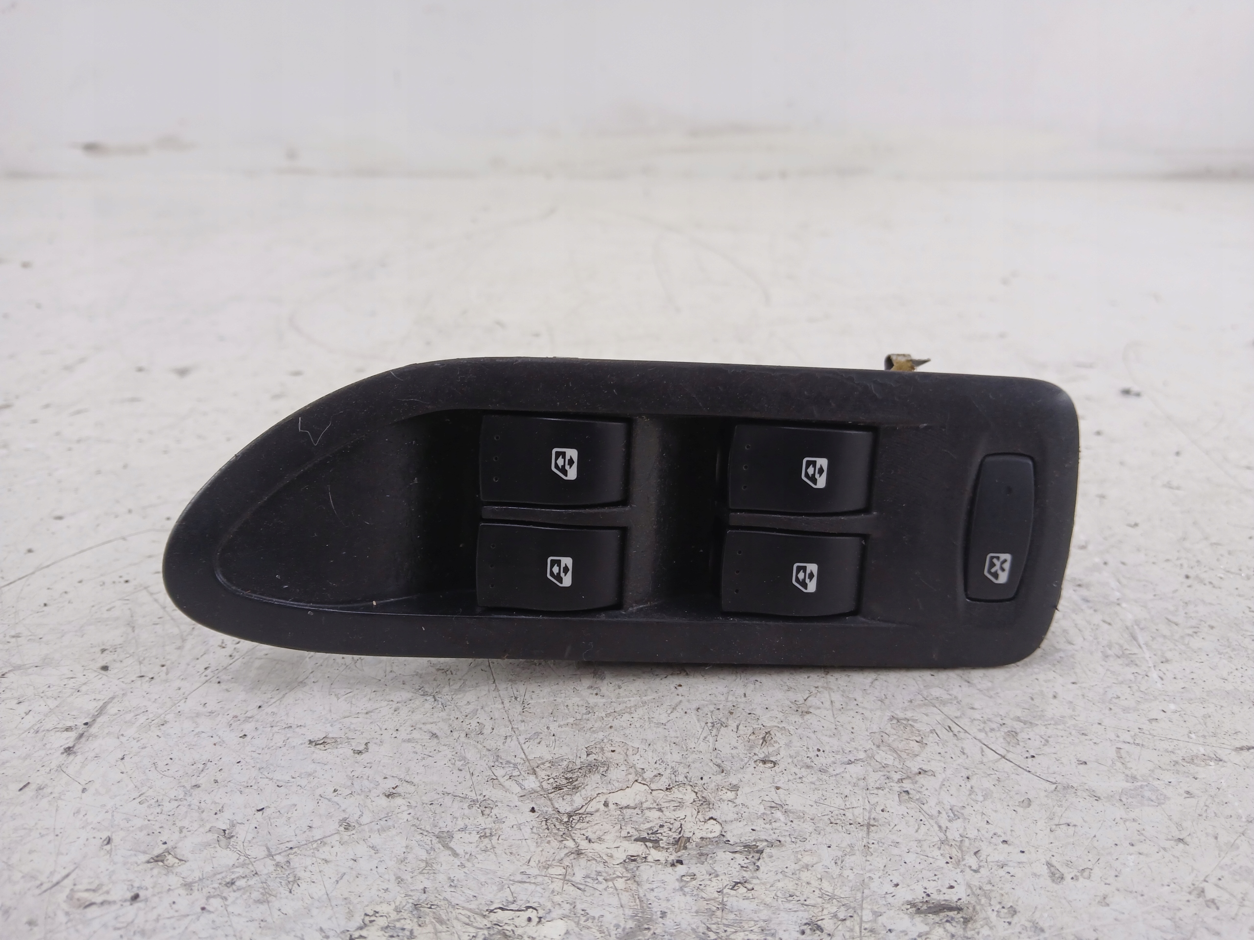 Dodatkowe zdjęcie używanej części: RENAULT VEL SATIS LAGUNA II ESPACE IV PANEL SZYB LEWY PRZÓD 8200397298