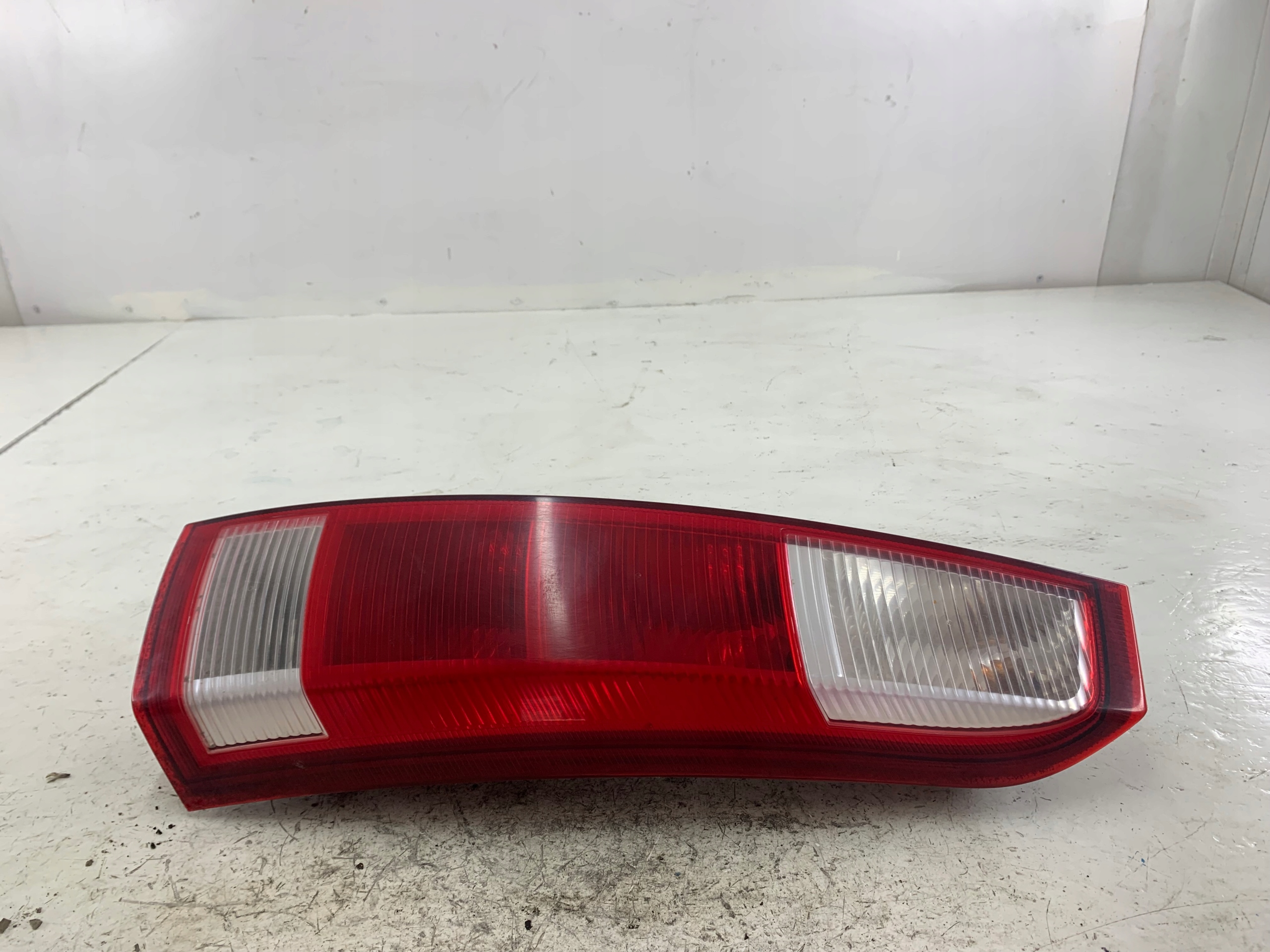 Dodatkowe zdjęcie używanej części: OPEL MERIVA A LAMPA PRAWA TYŁ