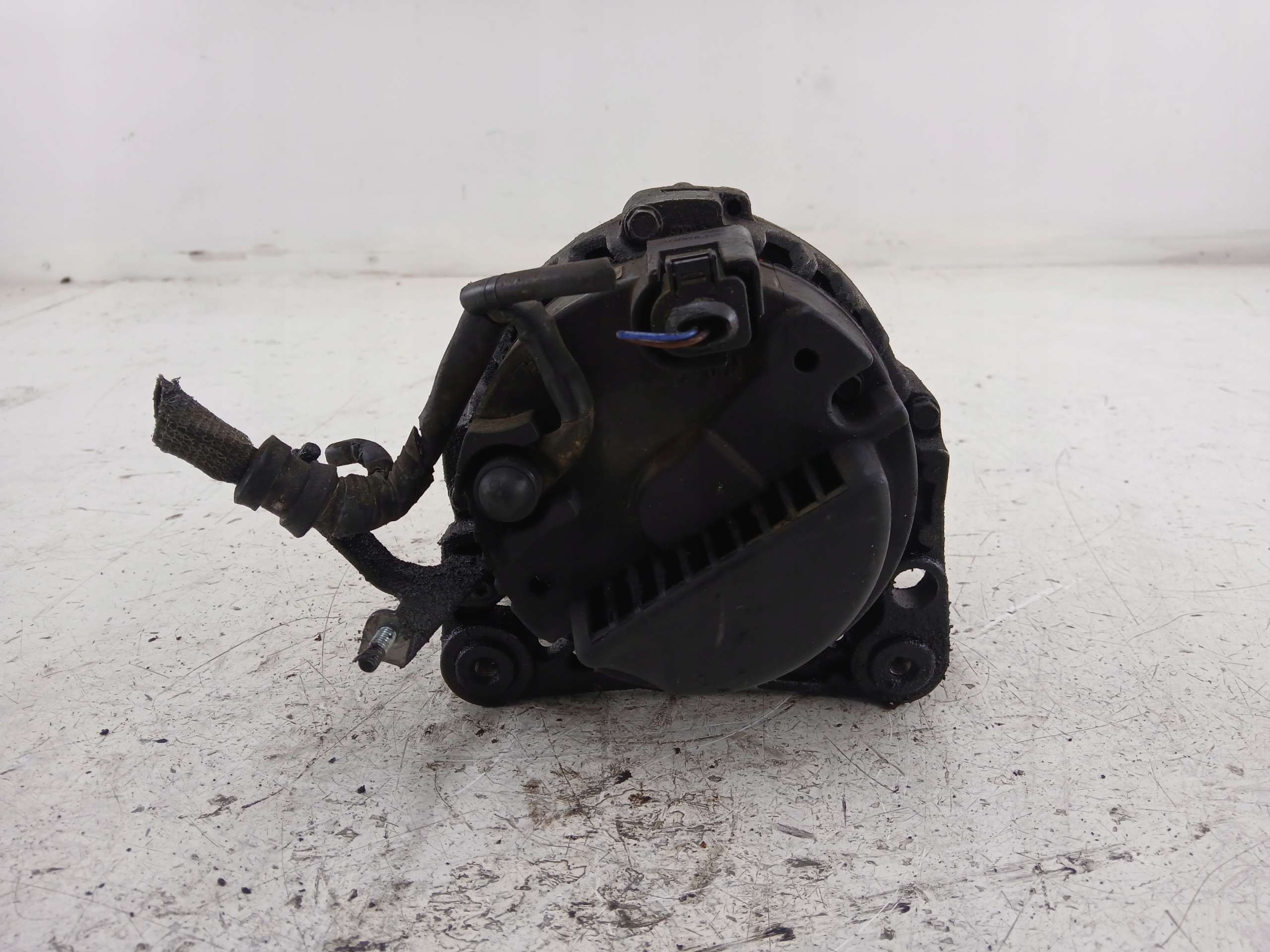 Dodatkowe zdjęcie używanej części: SKODA FABIA II VW POLO 9N 1.2 ALTERNATOR 03D903025J 90A