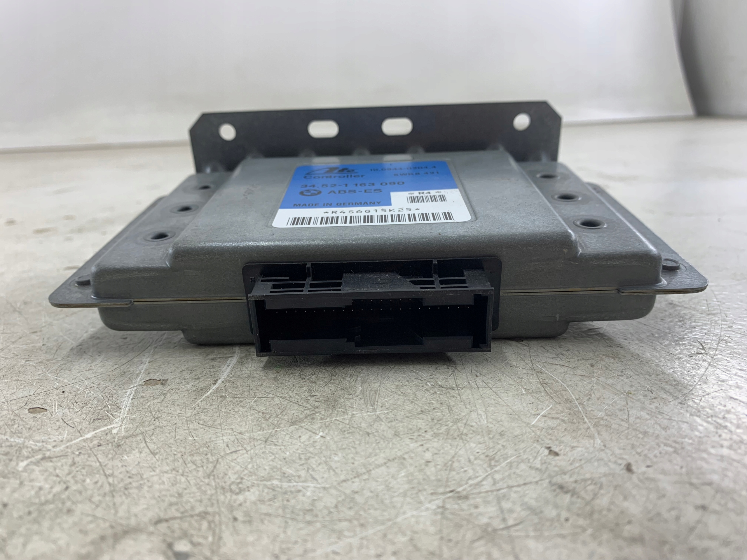 Dodatkowe zdjęcie używanej części: BMW E36 STEROWNIK MODUŁ ABS 1163090