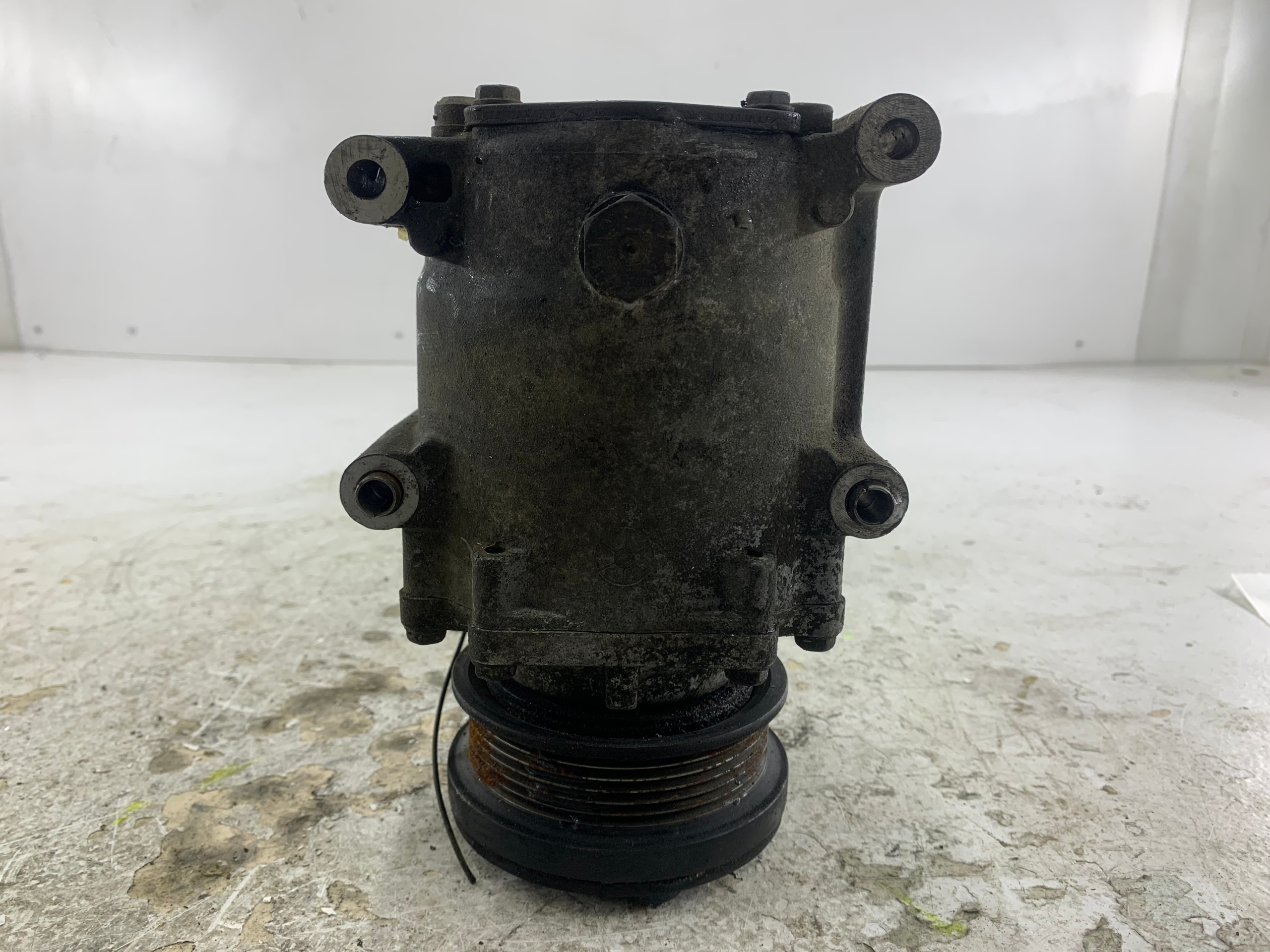 FORD FOCUS MK1 KOMPRESOR KLIMATYZACJI XS4H19D647AB - zdjęcie 6