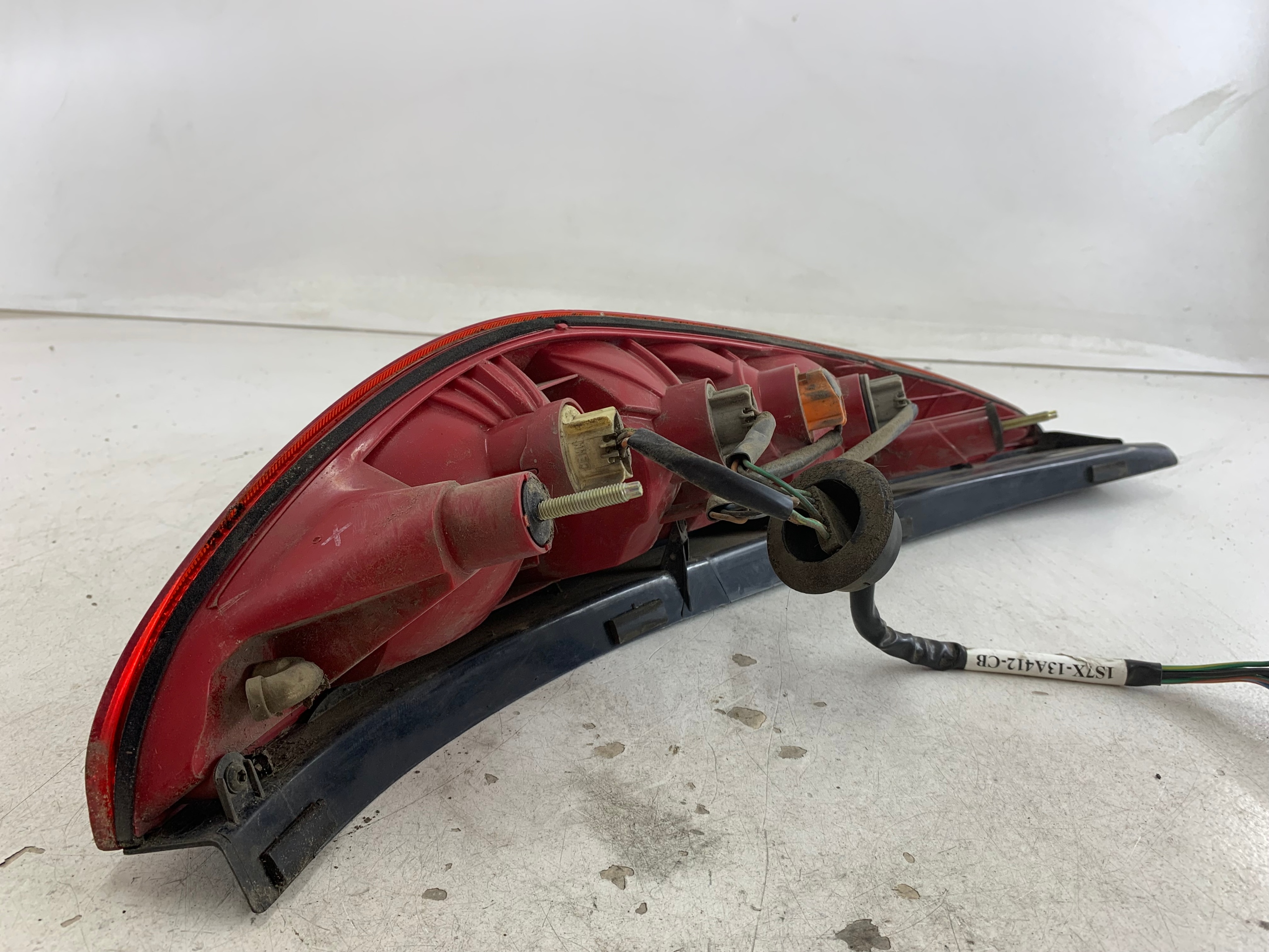 FORD MONDEO MK3 KOMBI LAMPA PRAWA TYŁ - zdjęcie 4