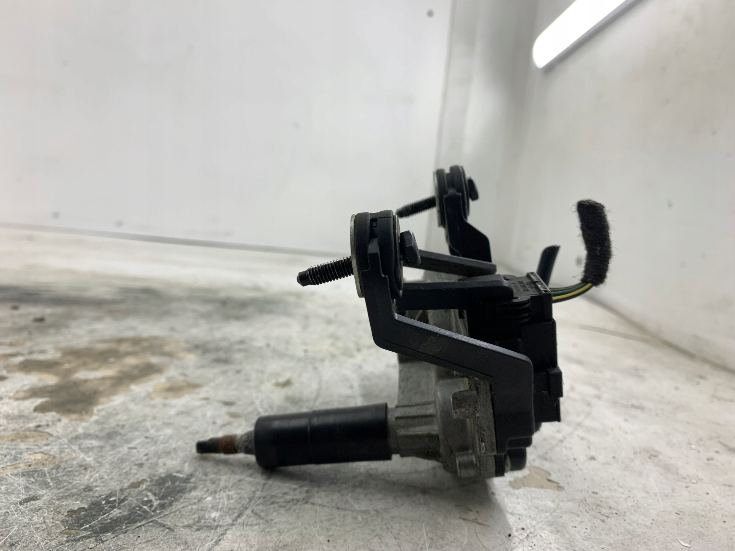 VW FOX MECHANIZM WYCIERACZKI TYŁ 5Z6955711 - zdjęcie 5