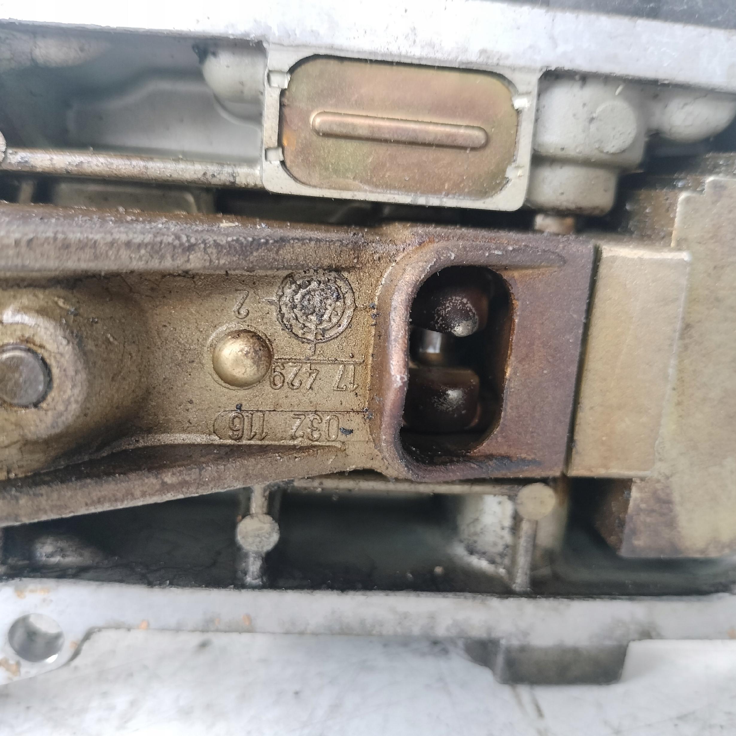 AUDI 80 B3 1.8 ROZDZIELACZ PALIWA 026133353 BOSCH - zdjęcie 5
