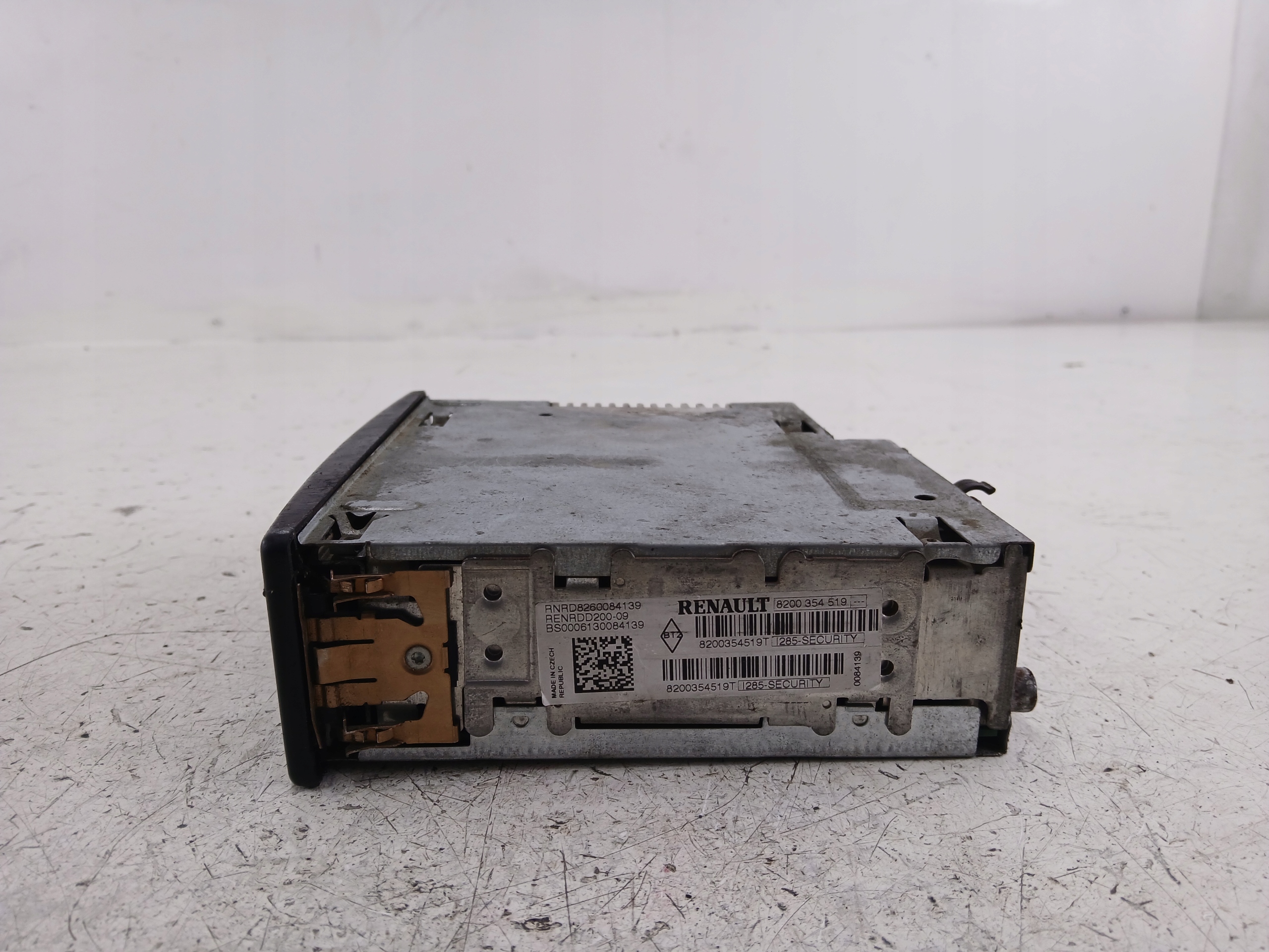 Dodatkowe zdjęcie używanej części: RENAULT KANGOO I RADIO FABRYCZNE CD 8200354519T + KOD 1396