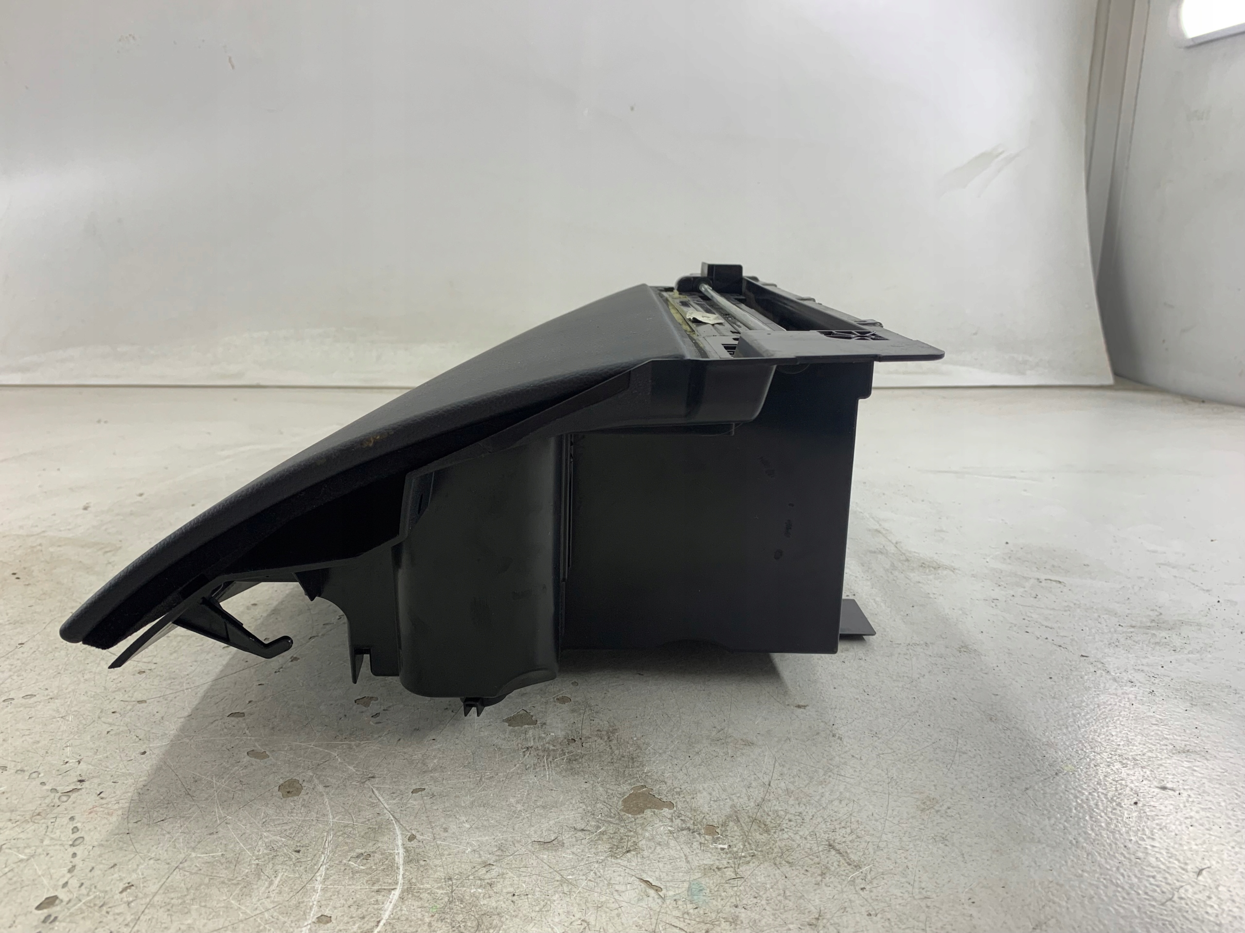 BMW E60 SCHOWEK PASAŻERA CZARNY - zdjęcie 4