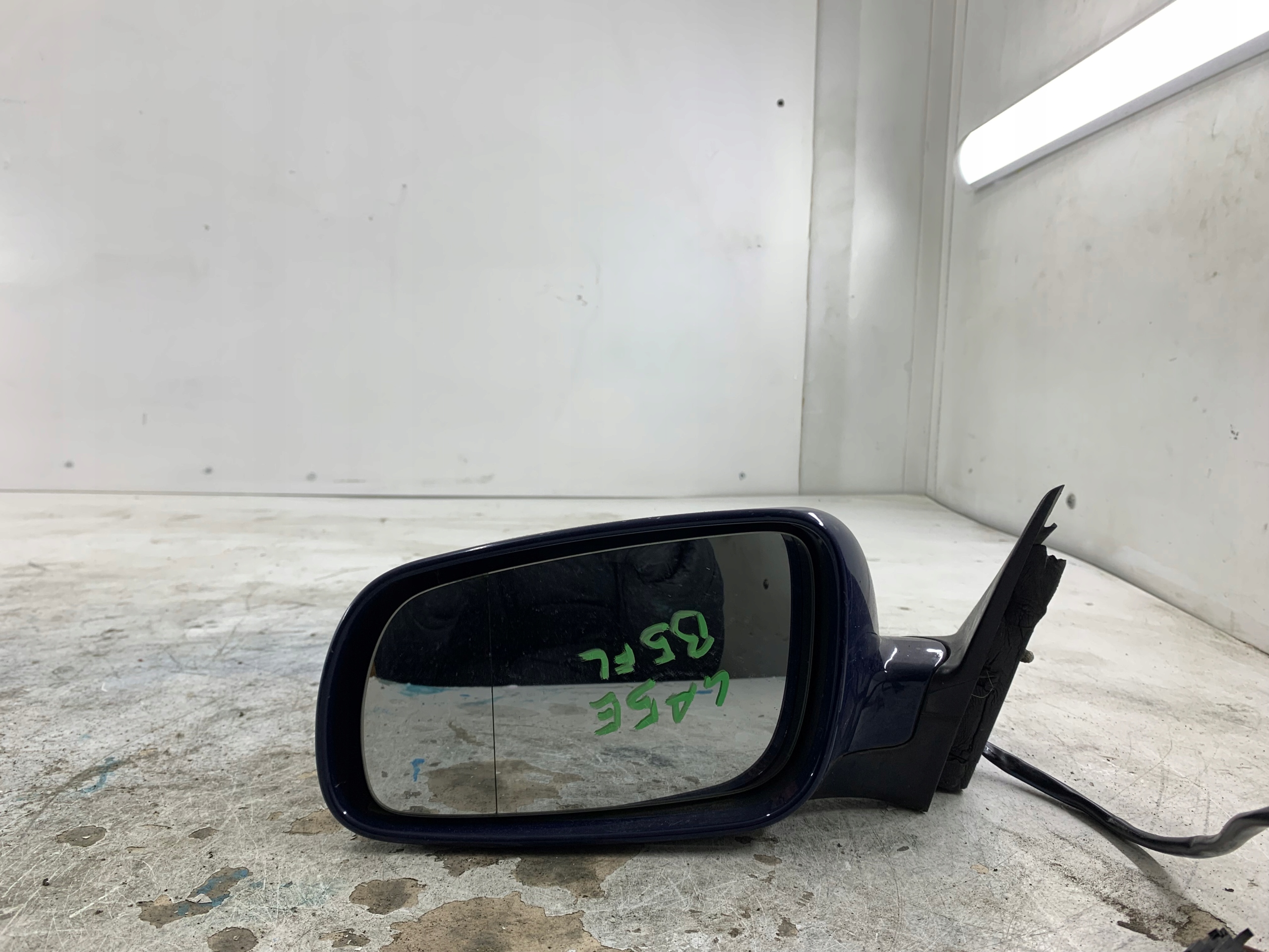 Dodatkowe zdjęcie używanej części: VW PASSAT B5 LIFT LUSTERKO LEWE 5 PIN NIEBIESKIE
