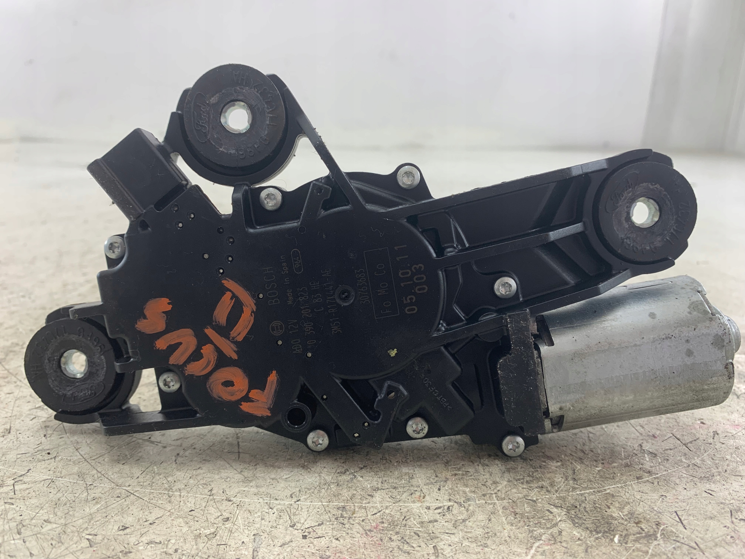 Dodatkowe zdjęcie używanej części: FORD FOCUS MK2 MECHANIZM WYCIERACZEK TYŁ 3M51R17K441AE