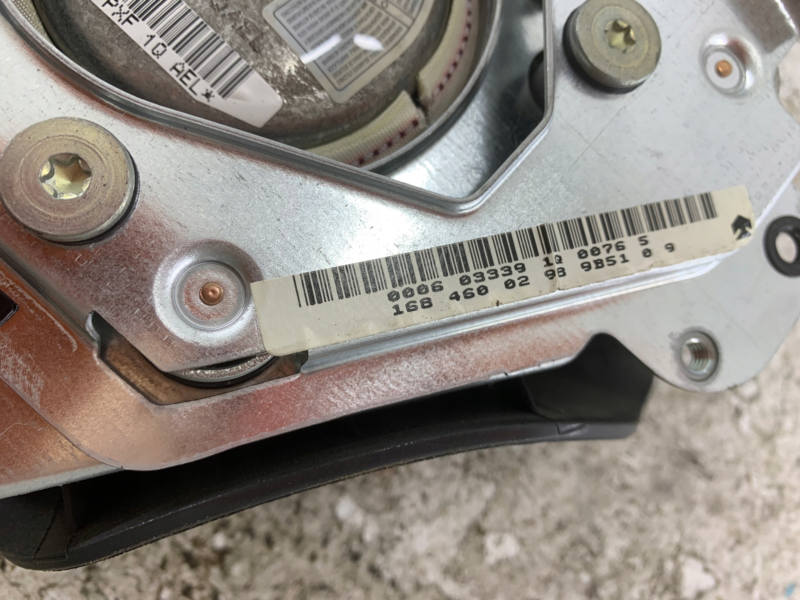 Dodatkowe zdjęcie używanej części: MERCEDES W168 AIRBAG PODUSZKA KIEROWCY 1684600298