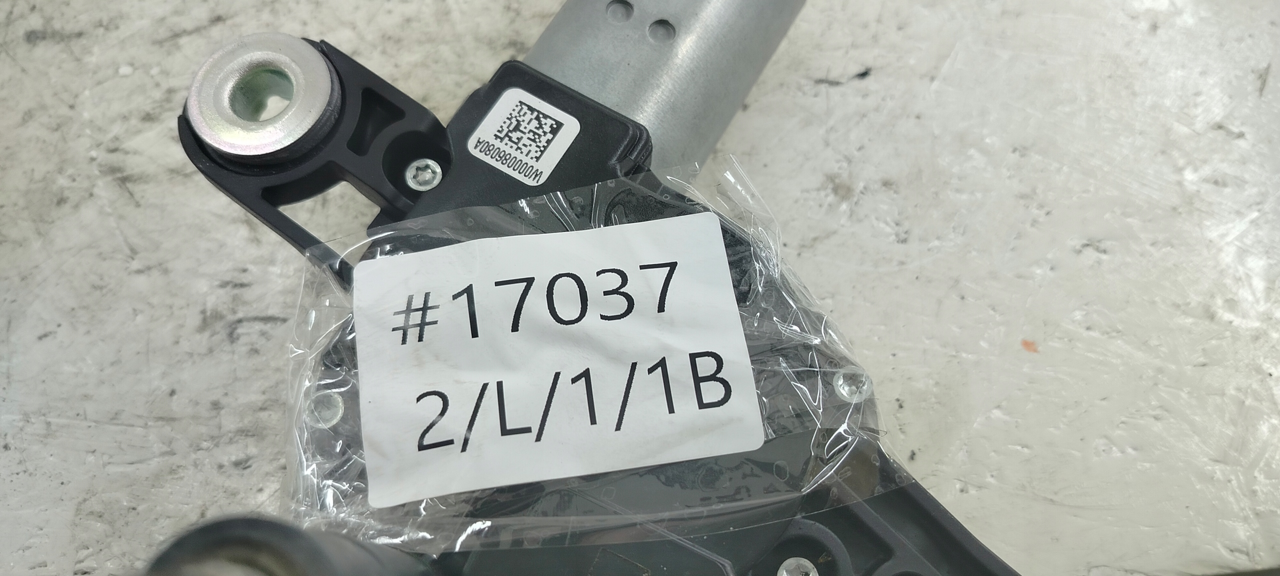 SKODA FABIA III LEON III OCTAVIA III MECHANIZM WYCIERACZEK TYŁ 5F4955711A - zdjęcie 8