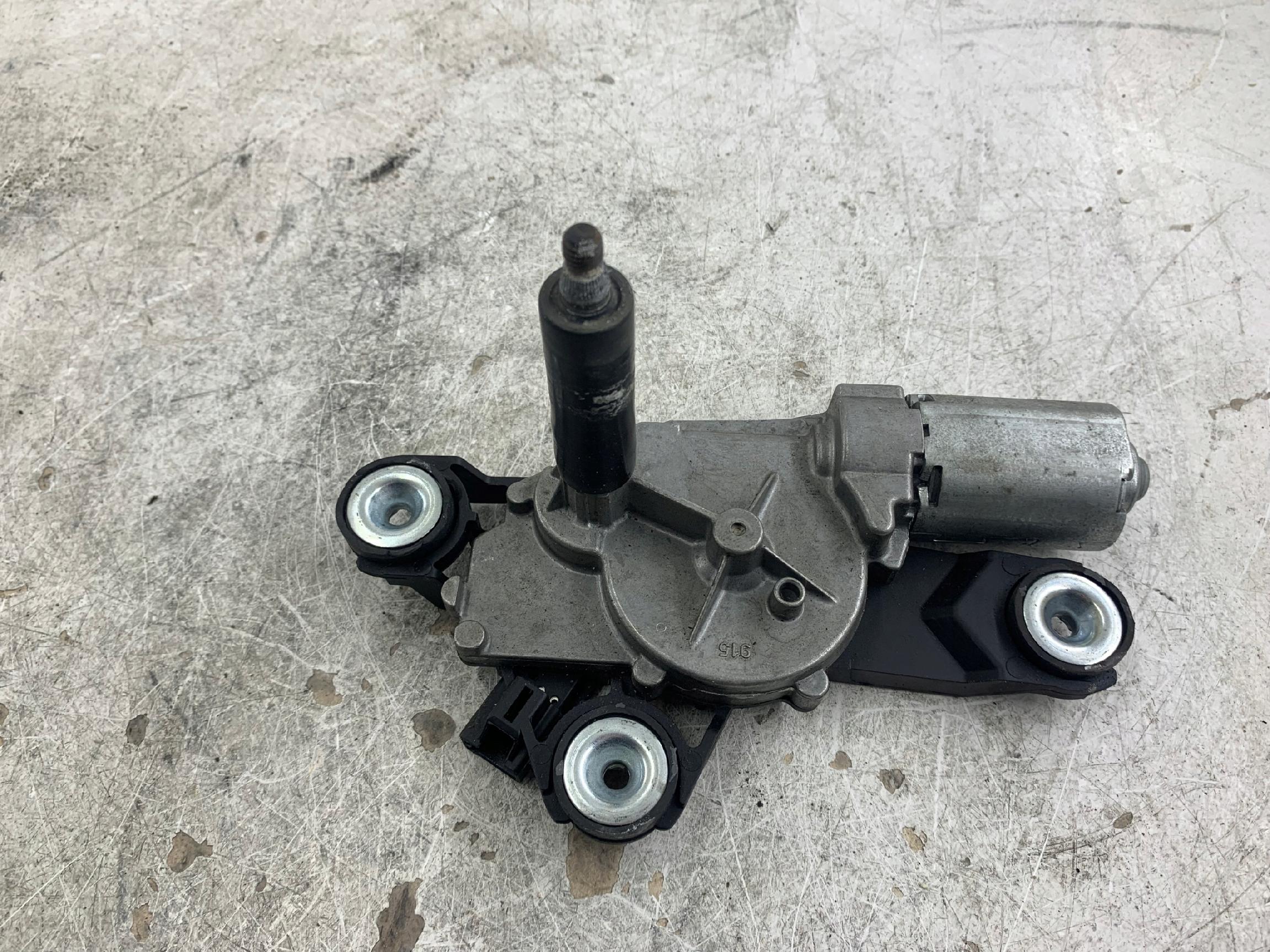 Dodatkowe zdjęcie używanej części: FORD FOCUS MK2 MECHANIZM WYCIERACZEK TYŁ 3M51R17K441AE