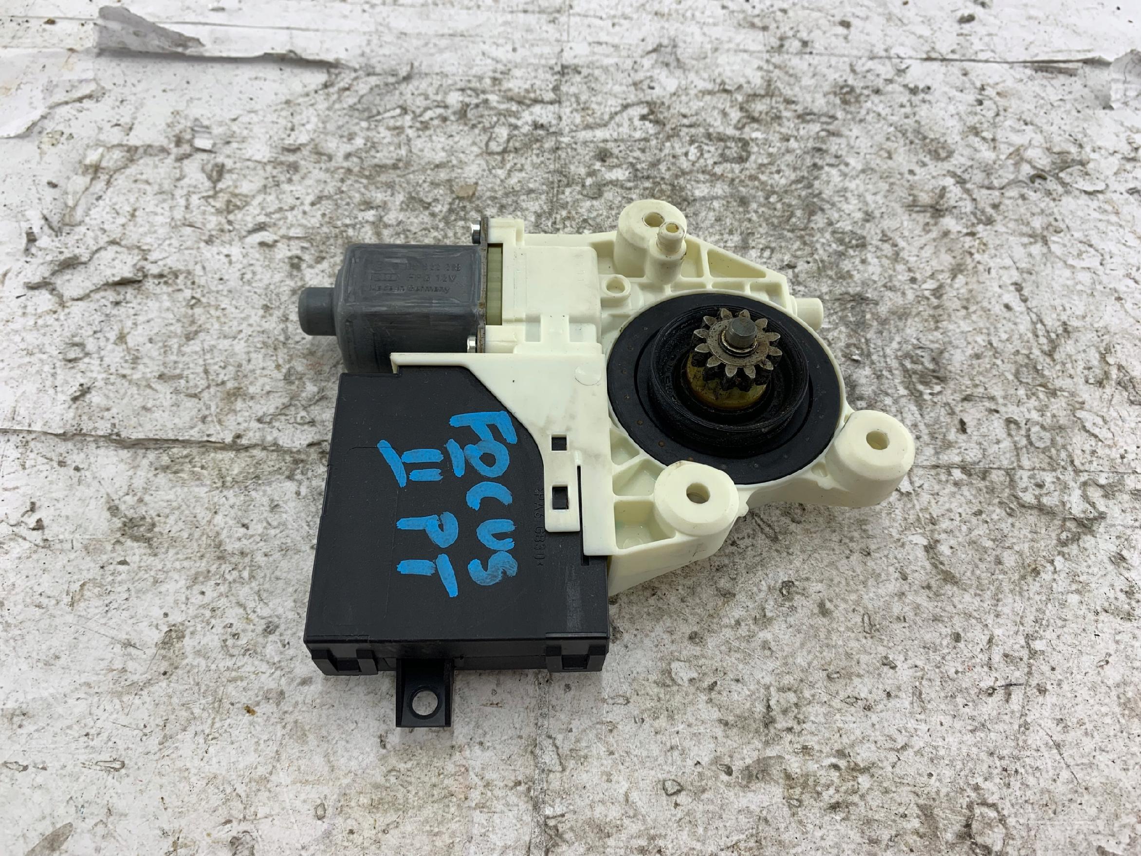 Dodatkowe zdjęcie używanej części: FORD FOCUS MK2 SILNICZEK SZYBY PRAWY TYŁ 981537-103