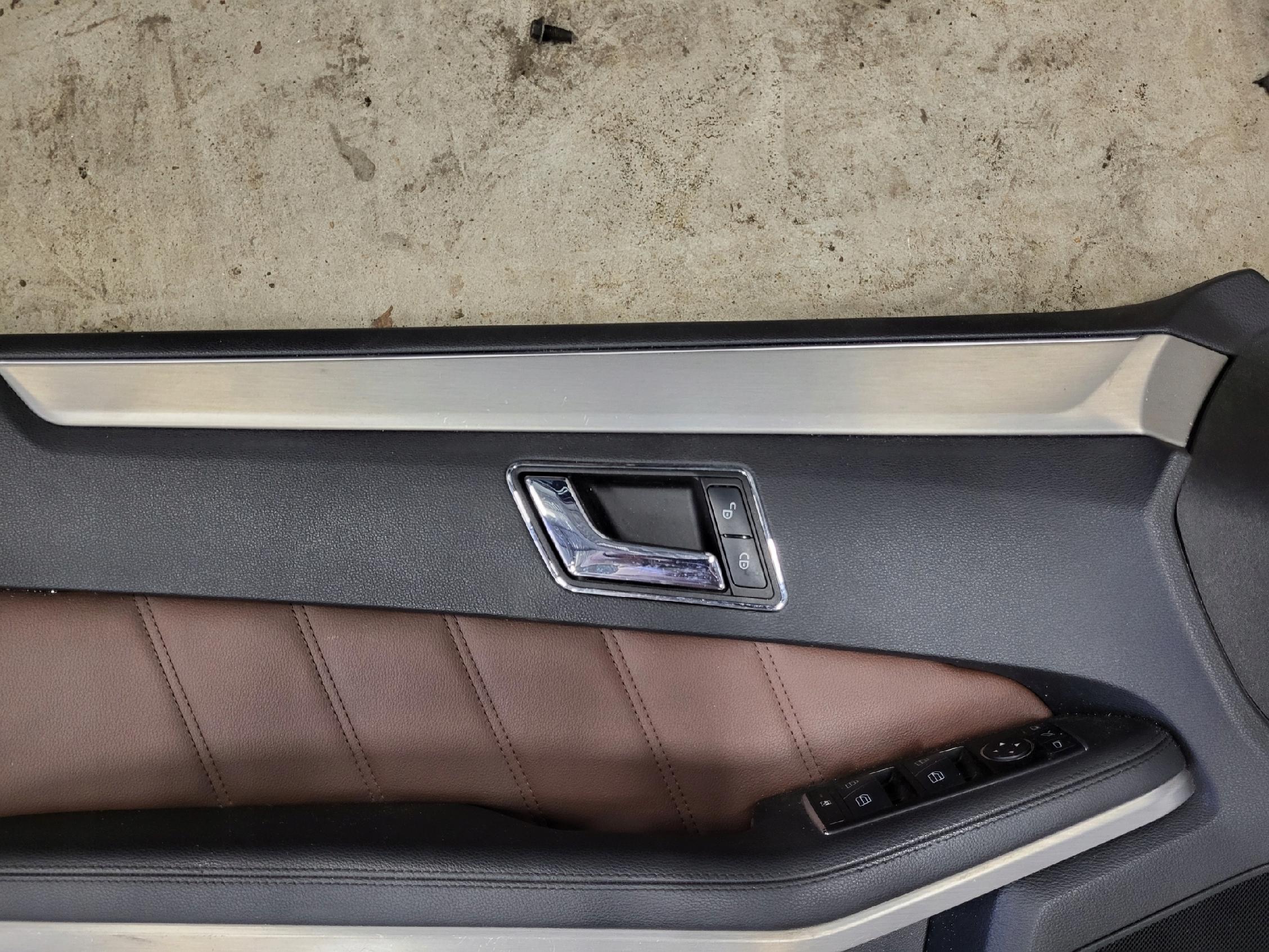MERCEDES W212 BOCZEK DRZWI LEWY PRZÓD - zdjęcie 3