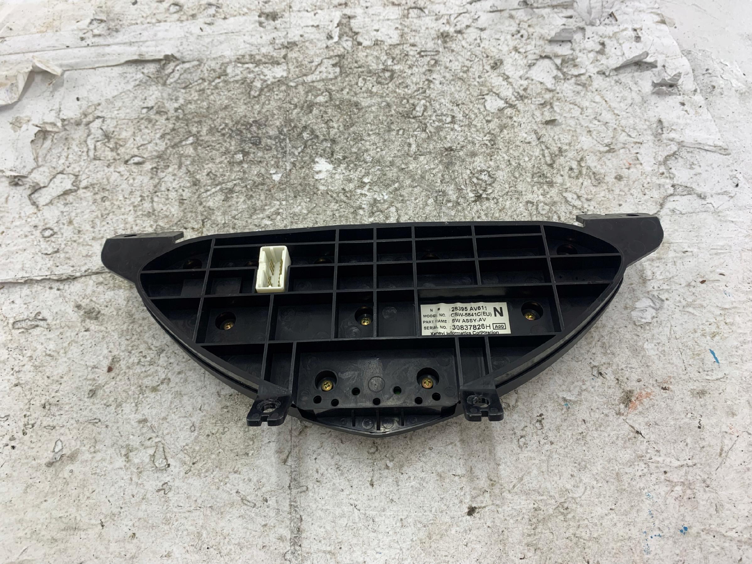 Dodatkowe zdjęcie używanej części: NISSAN PRIMERA P12 PANEL KLIMATYZACJI 28395AV611