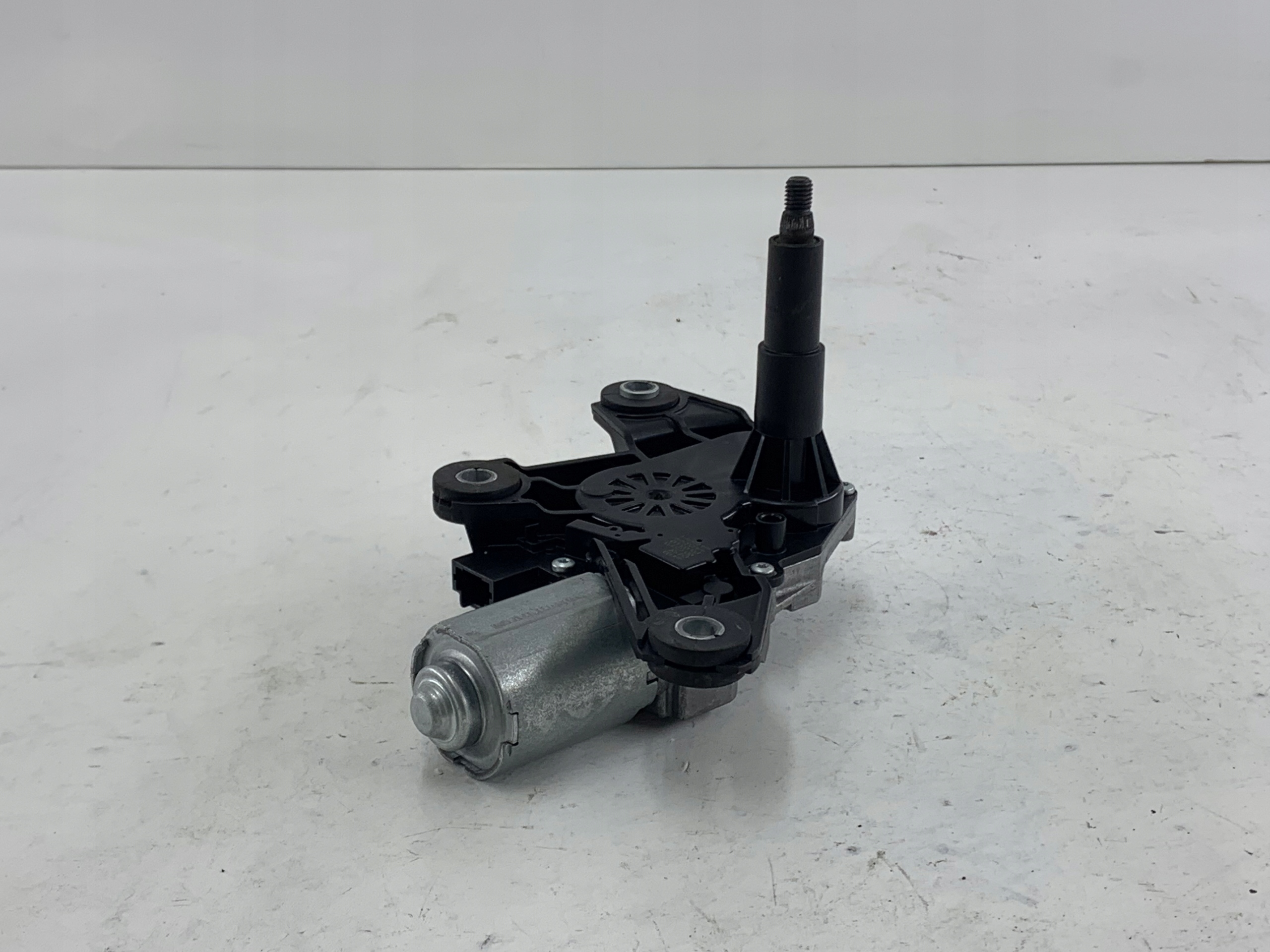 Dodatkowe zdjęcie używanej części: NISSAN MICRA K14 MECHANIZM WYCIERACZEK SILNICZEK TYŁ 287109757R