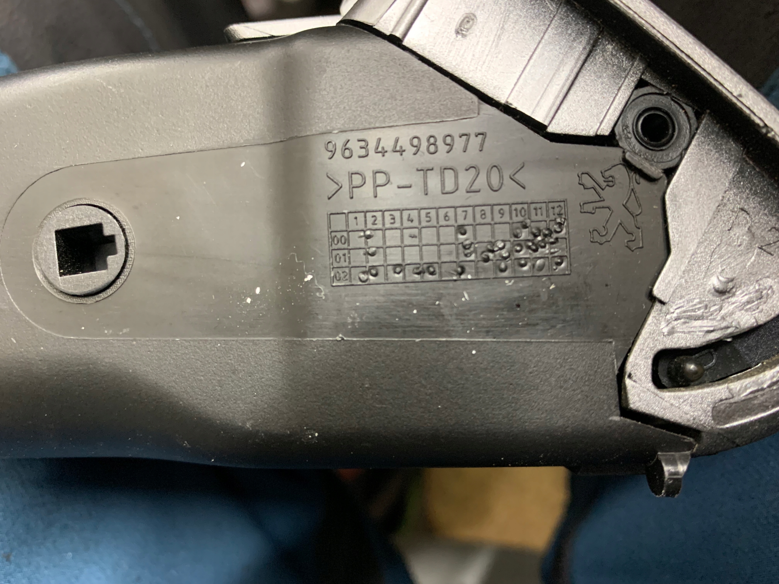 PEUGEOT 307 KRATKA NAWIEWU PRAWA 9634498977 - zdjęcie 6