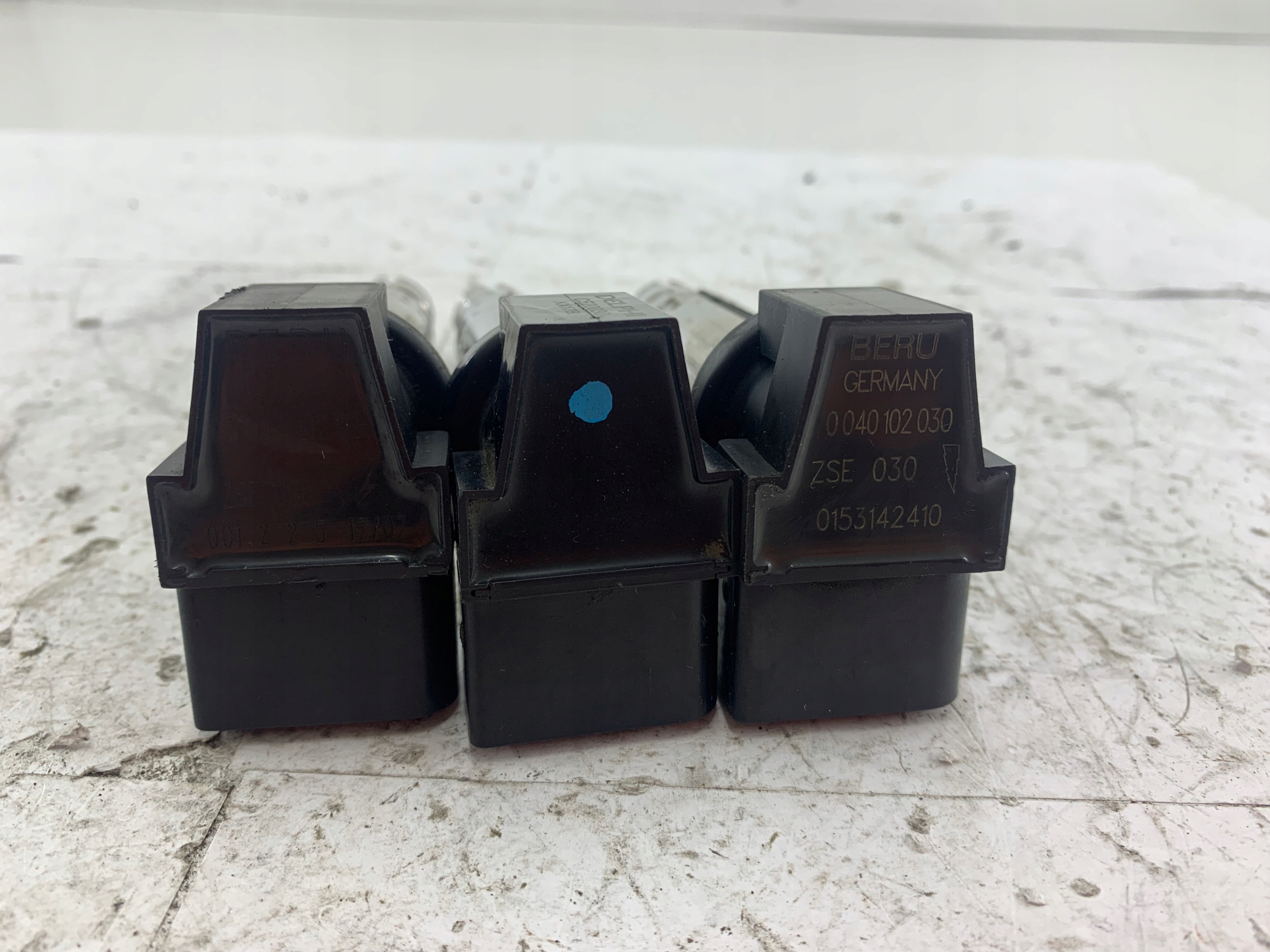 Dodatkowe zdjęcie używanej części: VW POLO IV 9N 1.4 SEAT IBIZA III 1.4 CEWKA ZAPŁONOWA 0040102030
