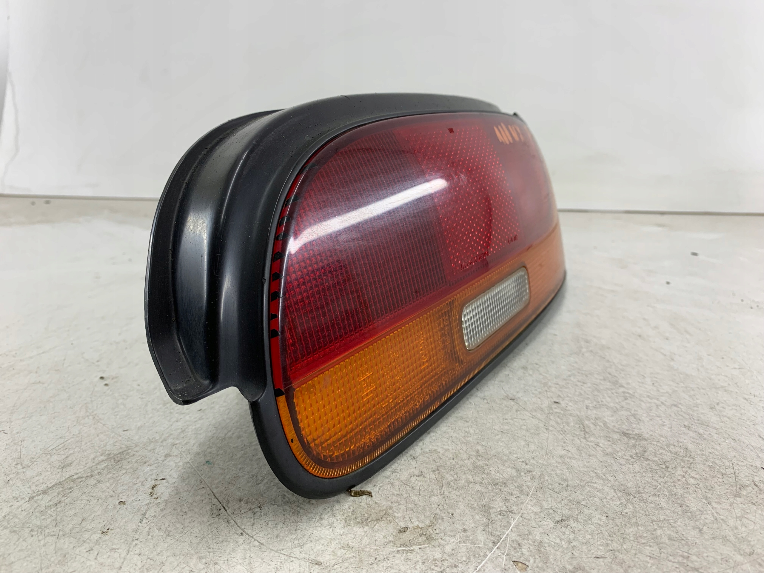 Dodatkowe zdjęcie używanej części: NISSAN 100NX LAMPA PRAWA TYŁ