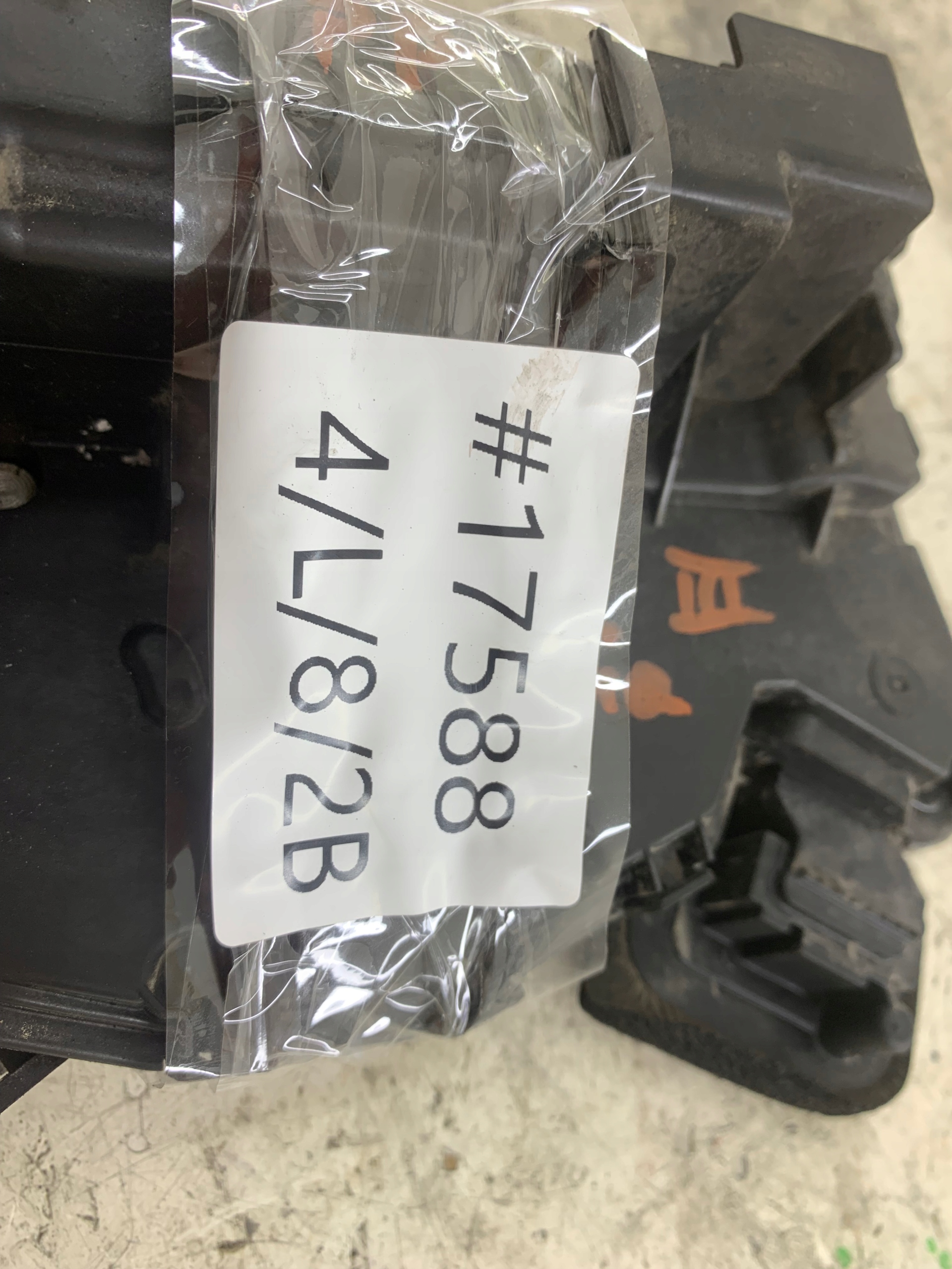 SKODA FABIA III OCTAVIA III ZAMEK DRZWI PRAWY PRZÓD 5TB837016A - zdjęcie 10