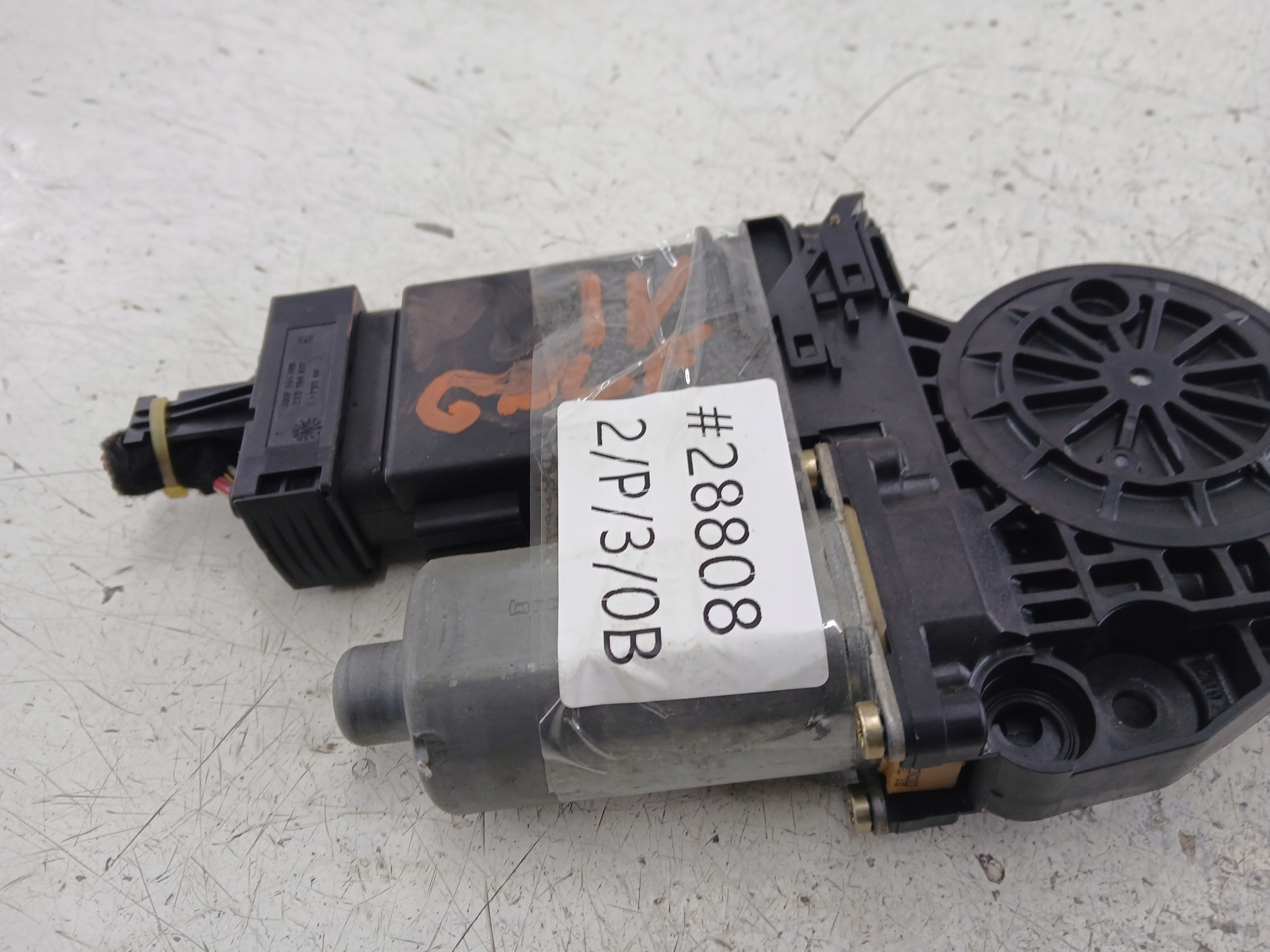 VW GOLF IV BORA LEON I SILNICZEK SZYBY PRAWY PRZÓD 0130821764 - zdjęcie 6
