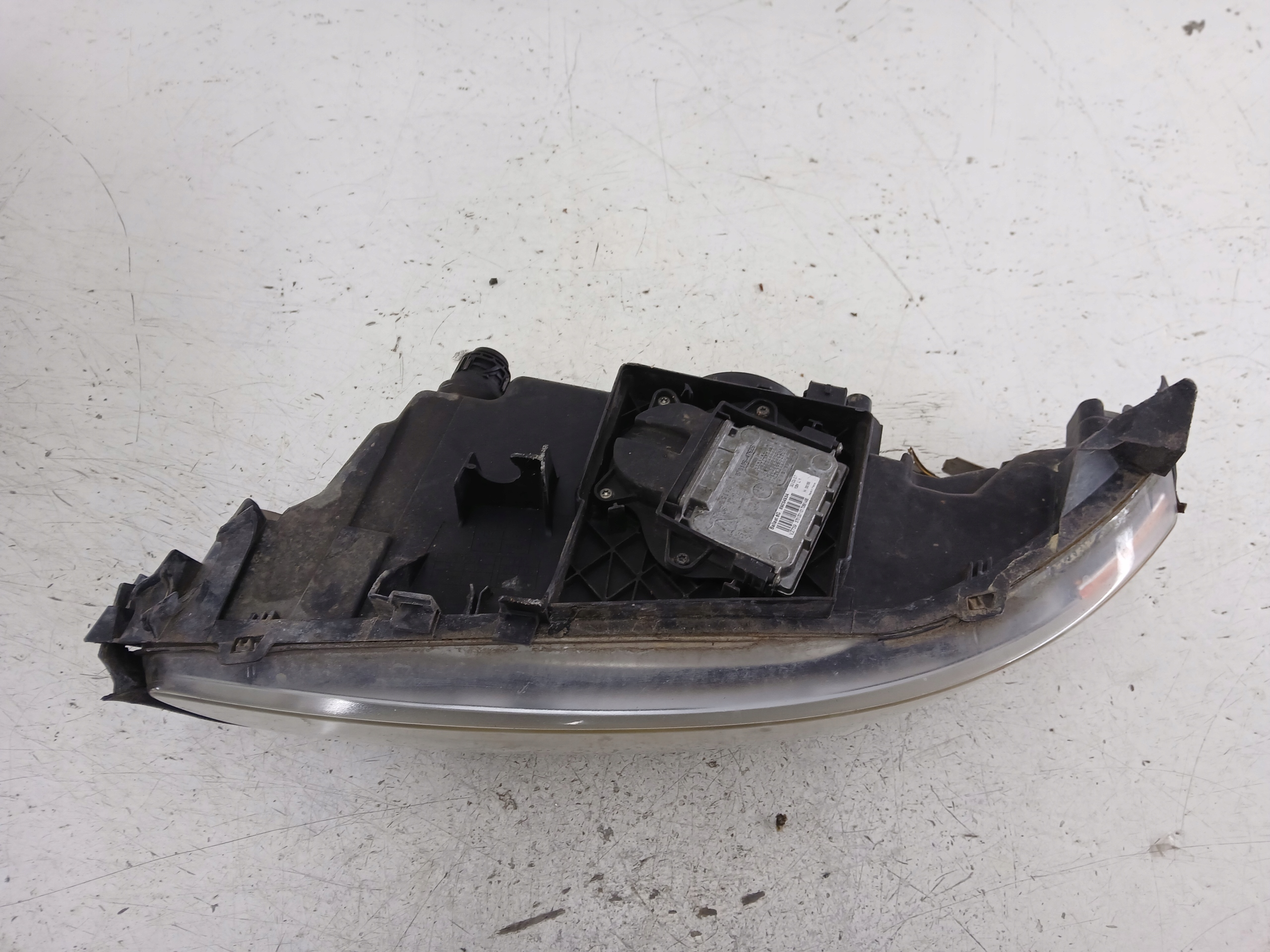 Dodatkowe zdjęcie używanej części: VOLVO V70 II XC70 LAMPA LEWA PRZÓD XENON + PRZETWORNICA 30784250 EUROPA