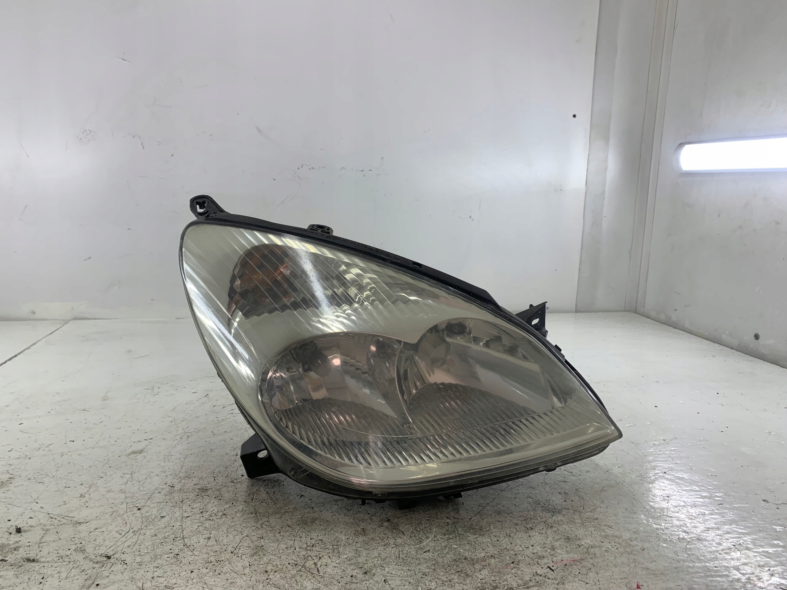 Dodatkowe zdjęcie używanej części: CITROEN C5 I LAMPA PRAWA PRZÓD 9632664780