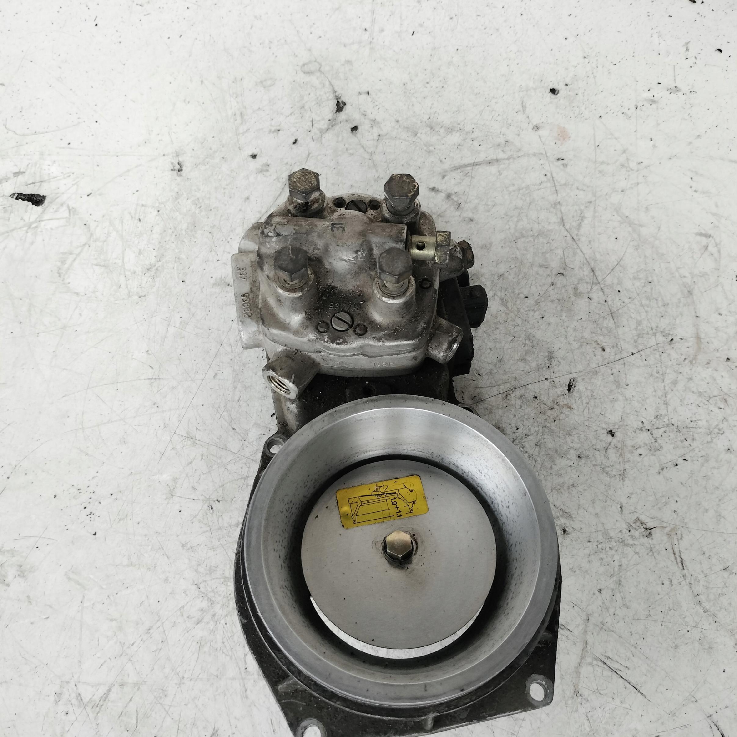 AUDI 80 B3 1.8 ROZDZIELACZ PALIWA 026133353 BOSCH - zdjęcie 6