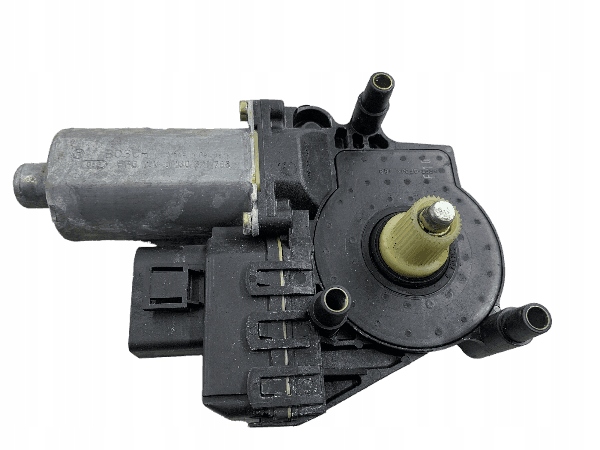 AUDI A4 B5 SILNICZEK SZYBY PRAWY PRZÓD 0130821786