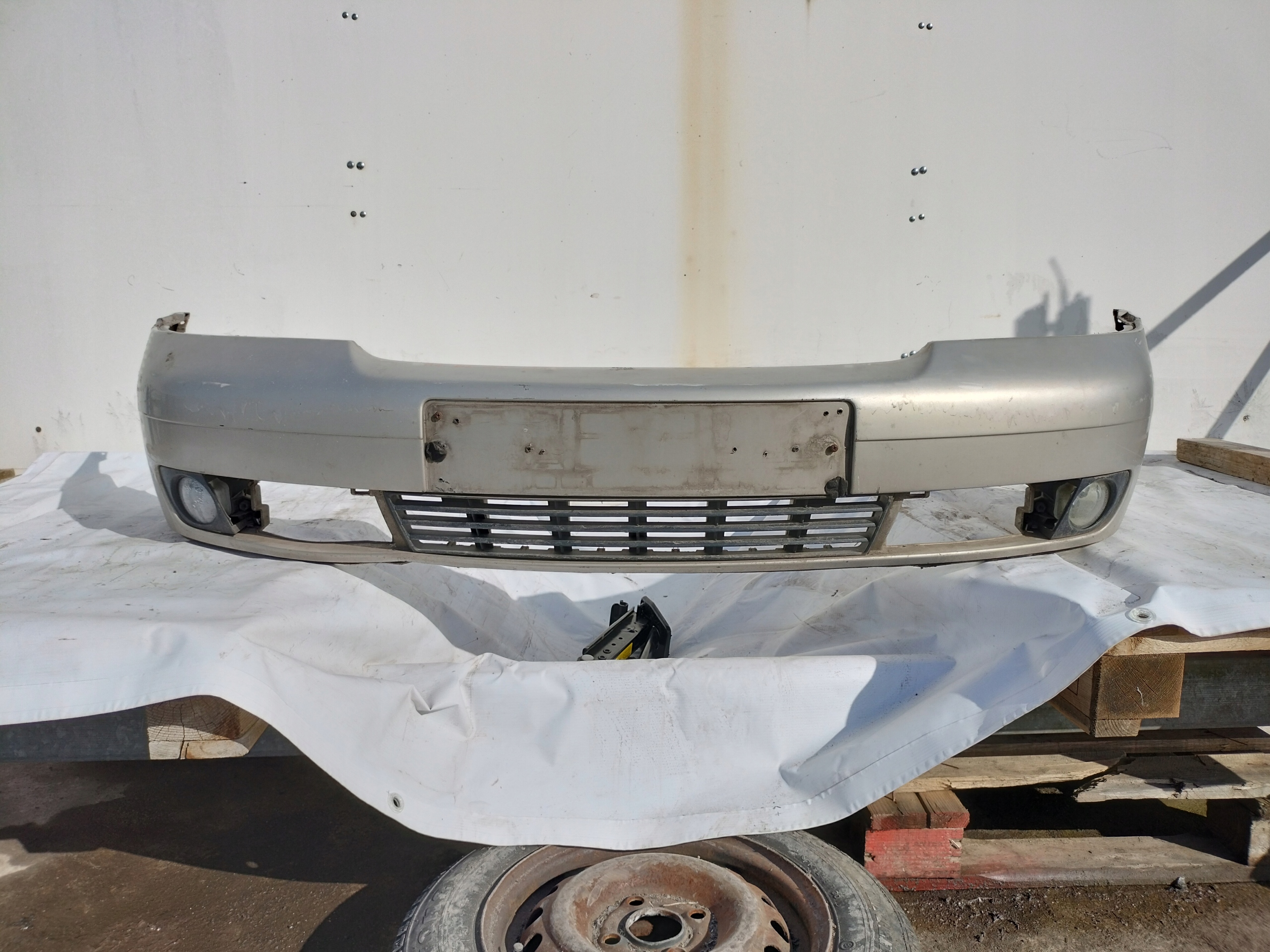 Dodatkowe zdjęcie używanej części: AUDI A4 B5 LIFT ZDERZAK PRZÓD PRZEDNI LY1T