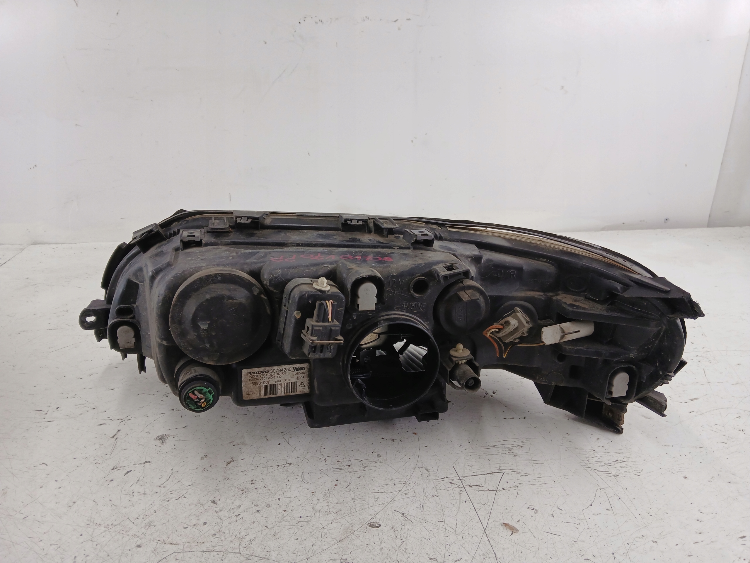 Dodatkowe zdjęcie używanej części: VOLVO V70 II XC70 LAMPA LEWA PRZÓD XENON + PRZETWORNICA 30784250 EUROPA