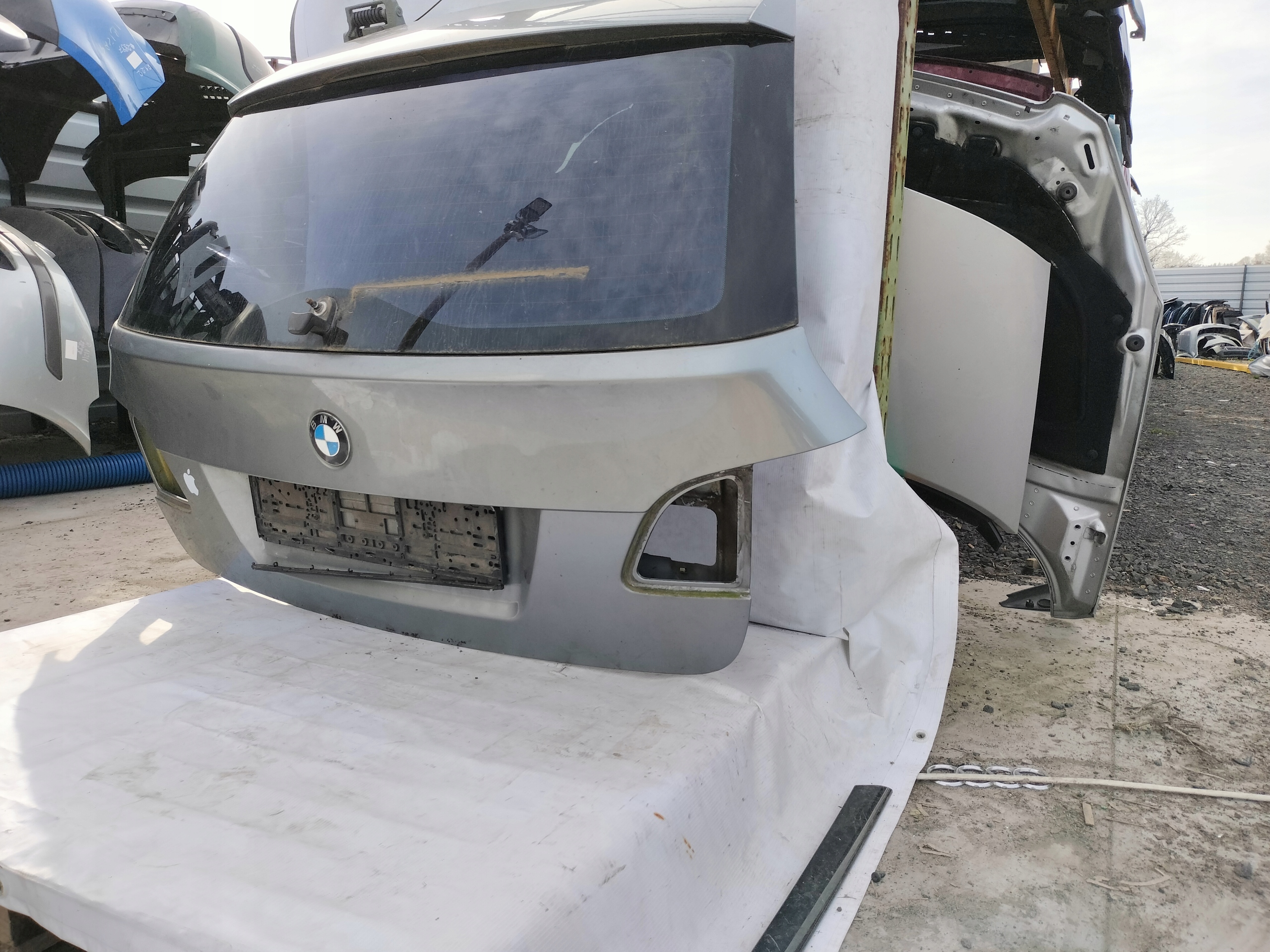 BMW E61 KOMBI TOURING KLAPA BAGAŻNIKA SILBERGRAU METALIC - zdjęcie 9