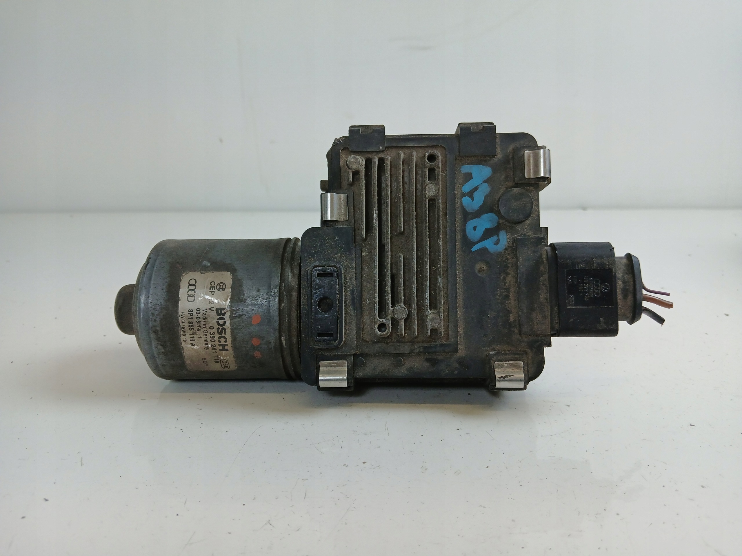 Dodatkowe zdjęcie używanej części: AUDI A3 8P MECHANIZM WYCIERACZKI PRZÓD 8P1955119A