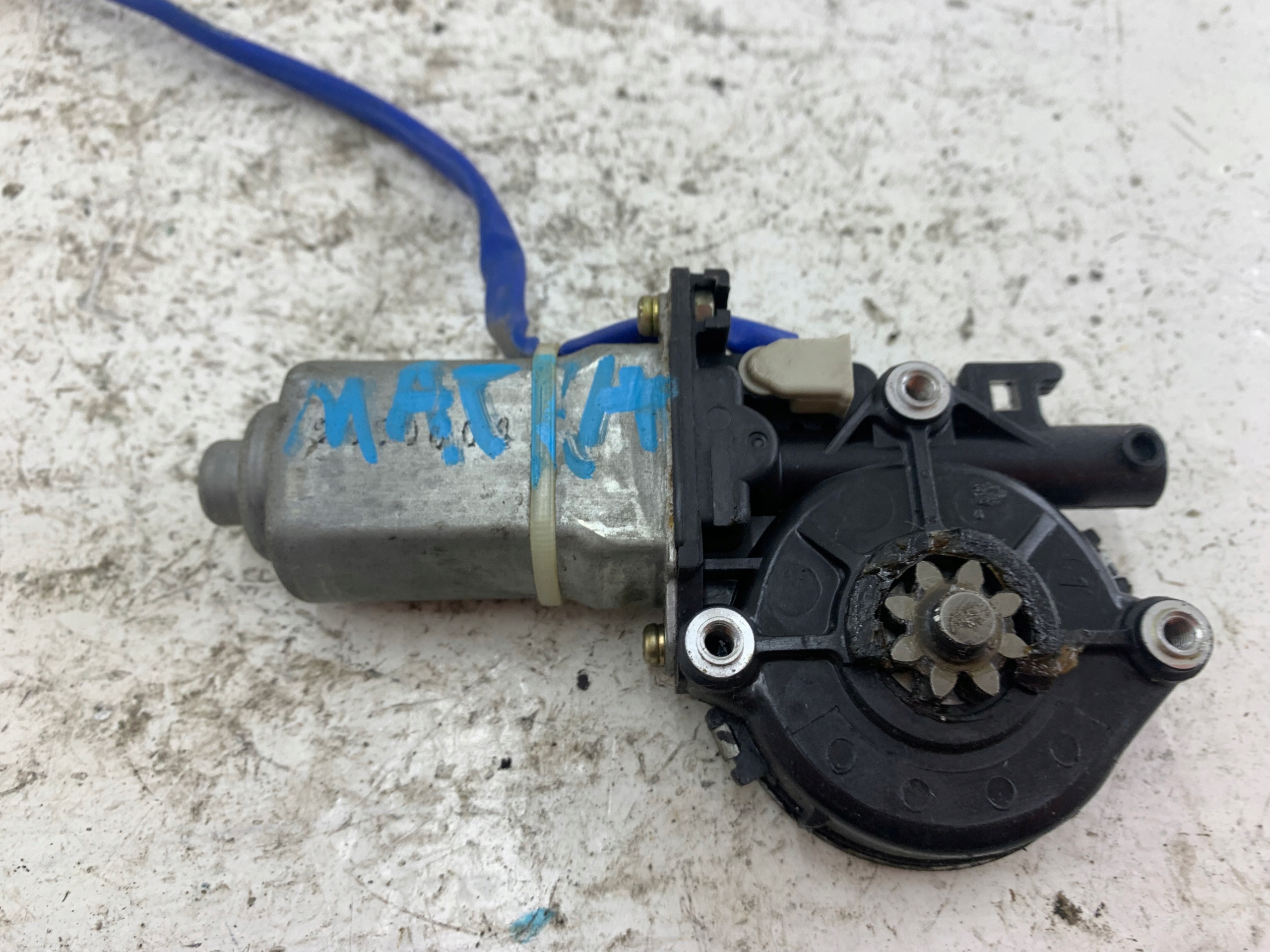 HYUNDAI MATRIX SILNICZEK SZYBY PRAWY PRZÓD 98820-17100 - zdjęcie 4