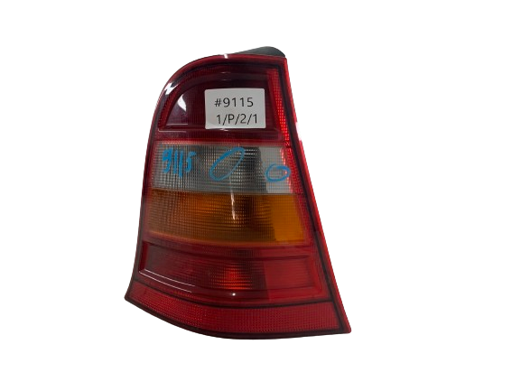 LAMPA TYLNA PRAWA MERCEDES-BENZ KLASA A W168 ULO3310R