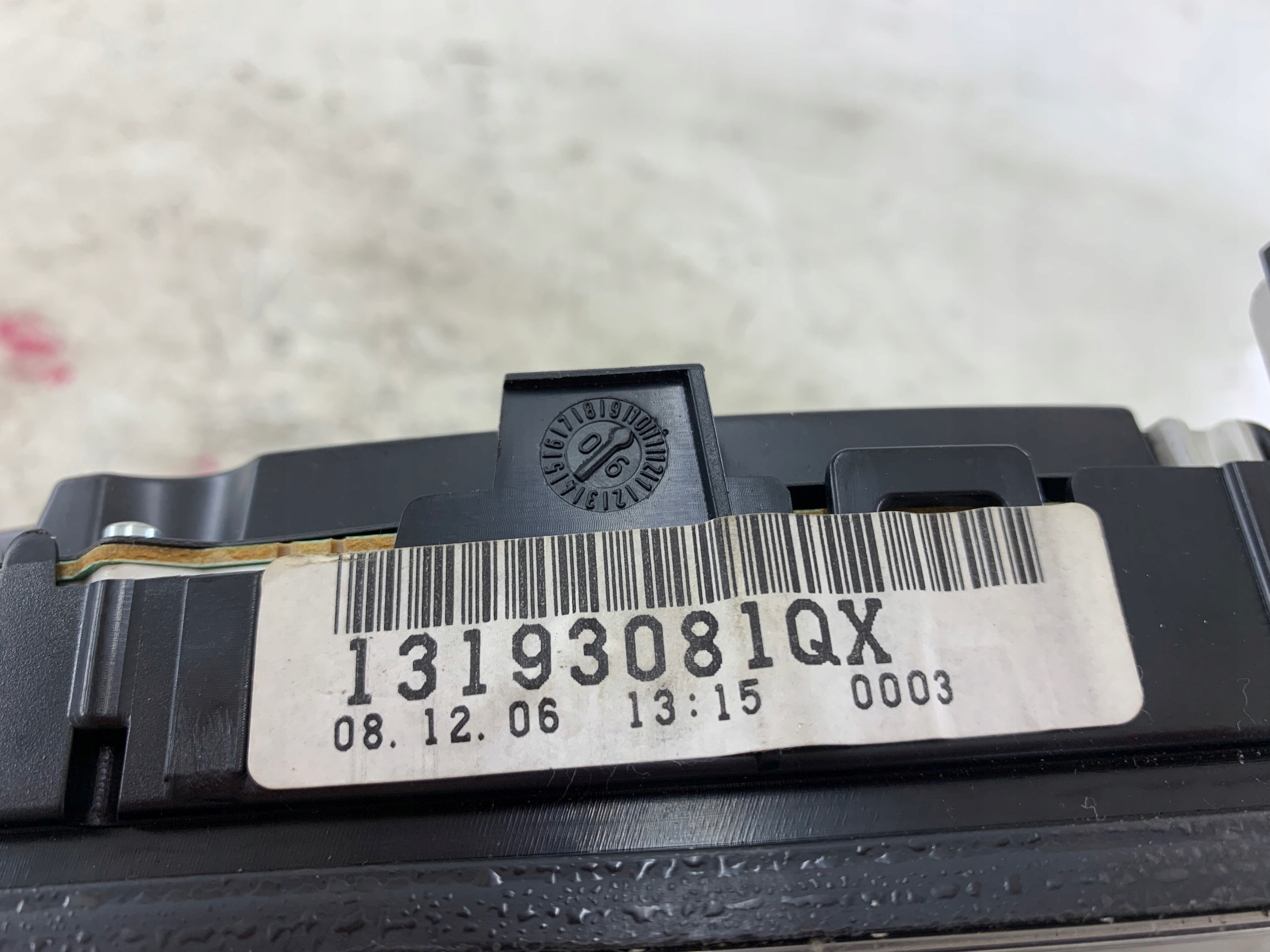 Dodatkowe zdjęcie używanej części: OPEL VECTRA C 1.9 CDTI LICZNIK ZEGARY 13193081QX