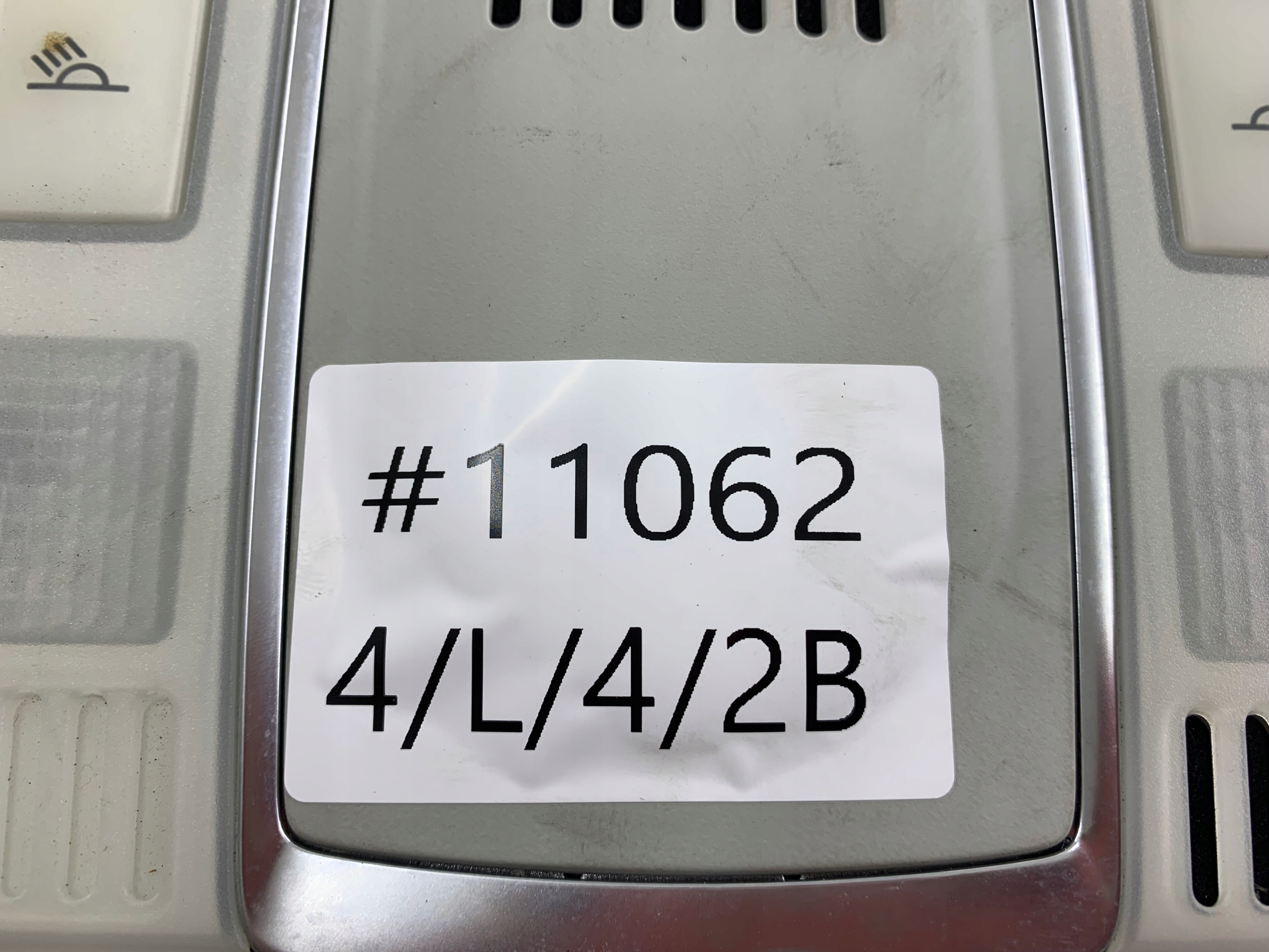 AUDI A6 C6 LAMPKA PODSUFITKI OŚWIETLENIE KABINY 4F0947135J - zdjęcie 6