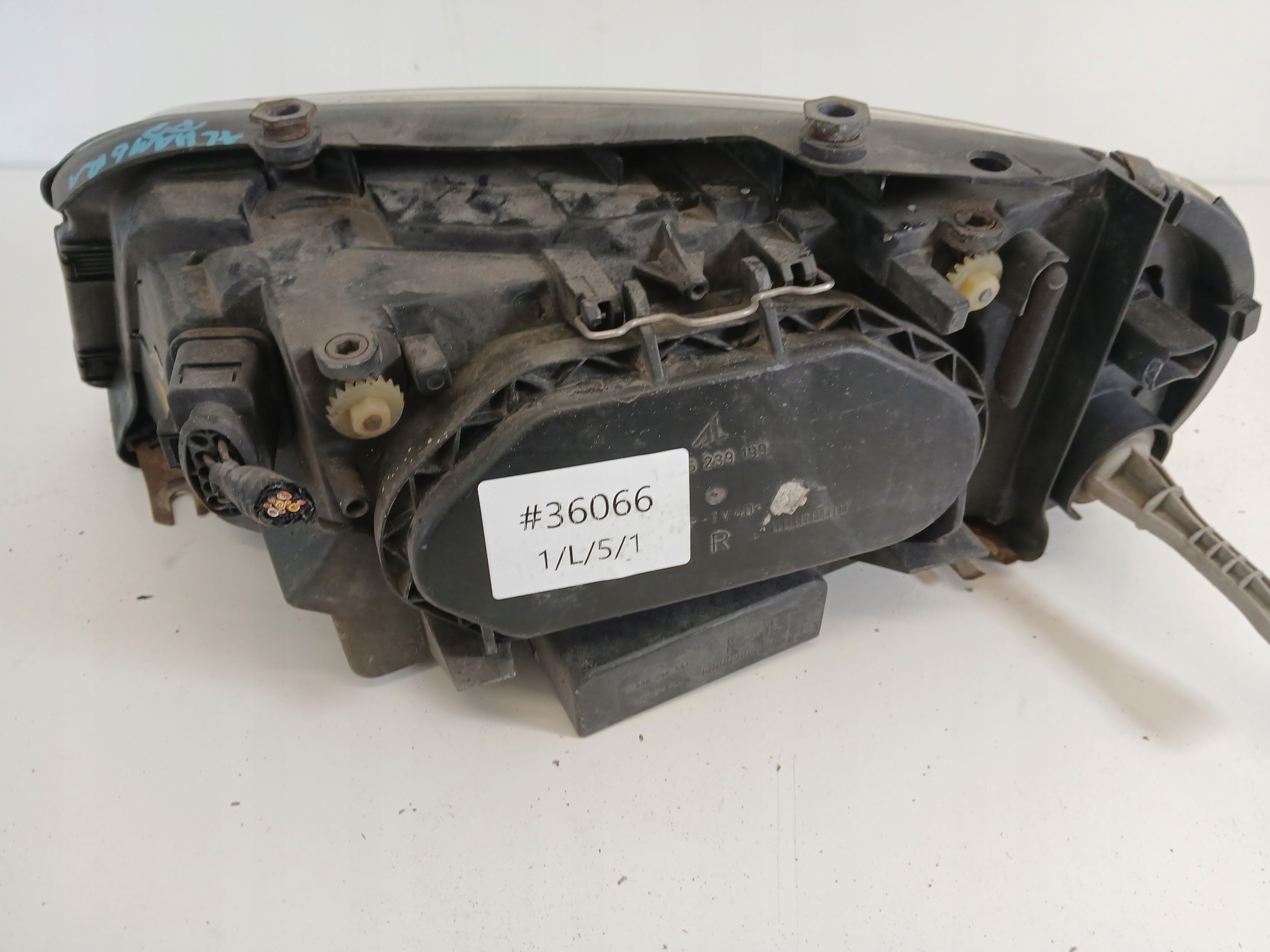 SEAT ALHAMBRA I LIFT LAMPA LEWA PRZÓD CIEMNA EUROPA - zdjęcie 6