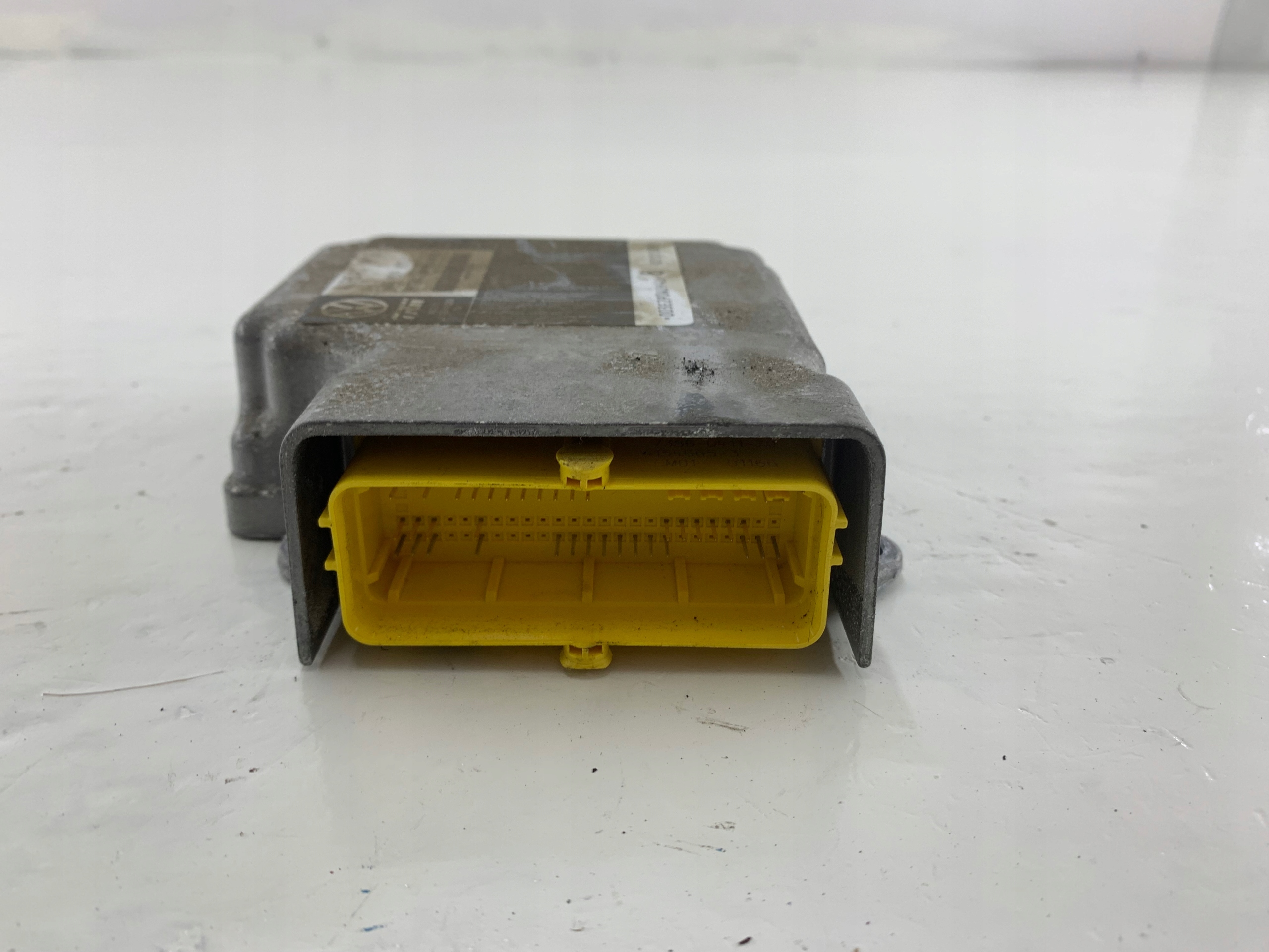 Dodatkowe zdjęcie używanej części: SEAT LEON II MODUŁ STEROWNIK SENSOR PODUSZEK POWIETRZNYCH 5N0959655J