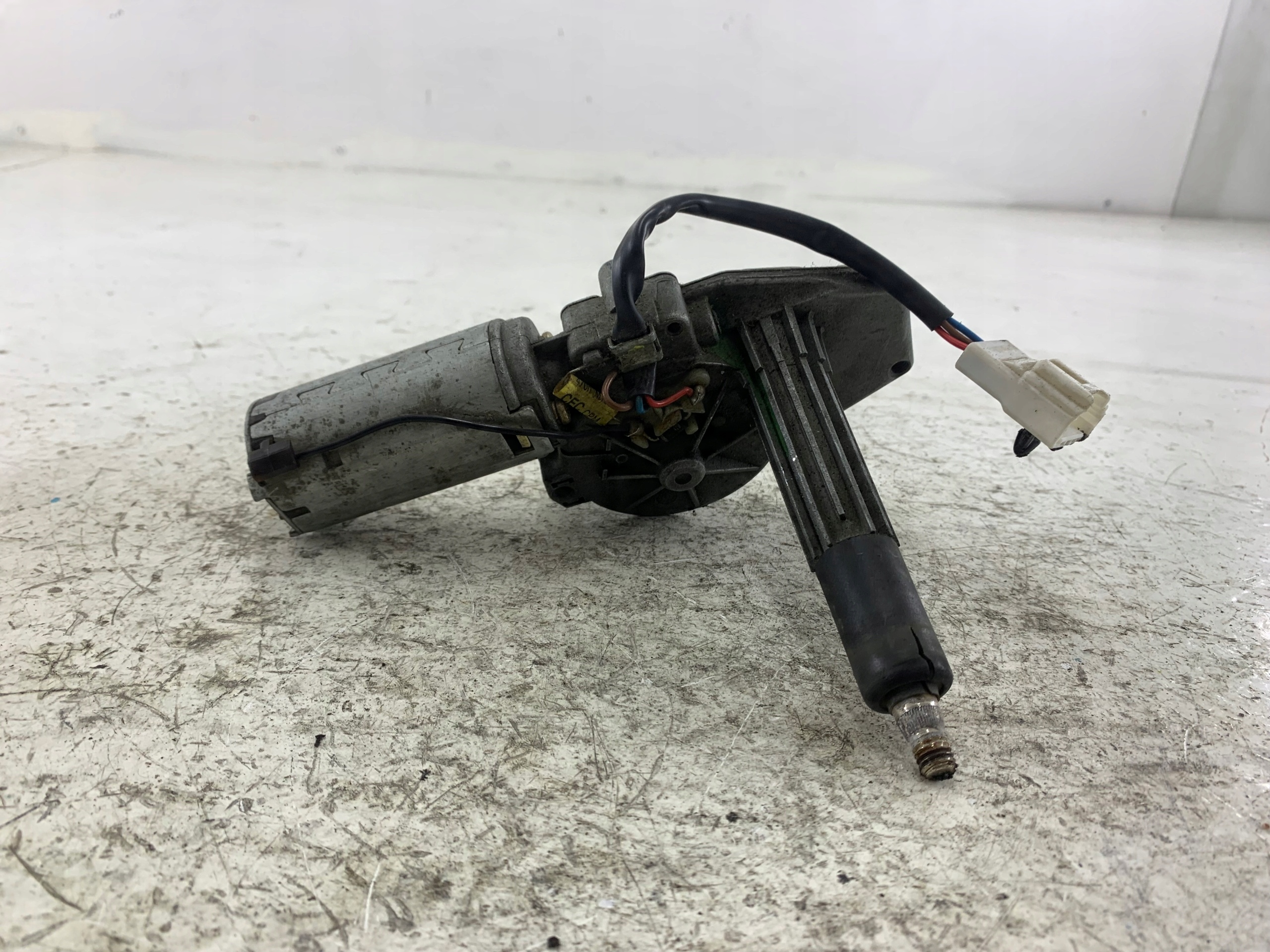 Dodatkowe zdjęcie używanej części: NISSAN ALMERA TINO MECHANIZM WYCIERACZKI TYŁ 28710BU010