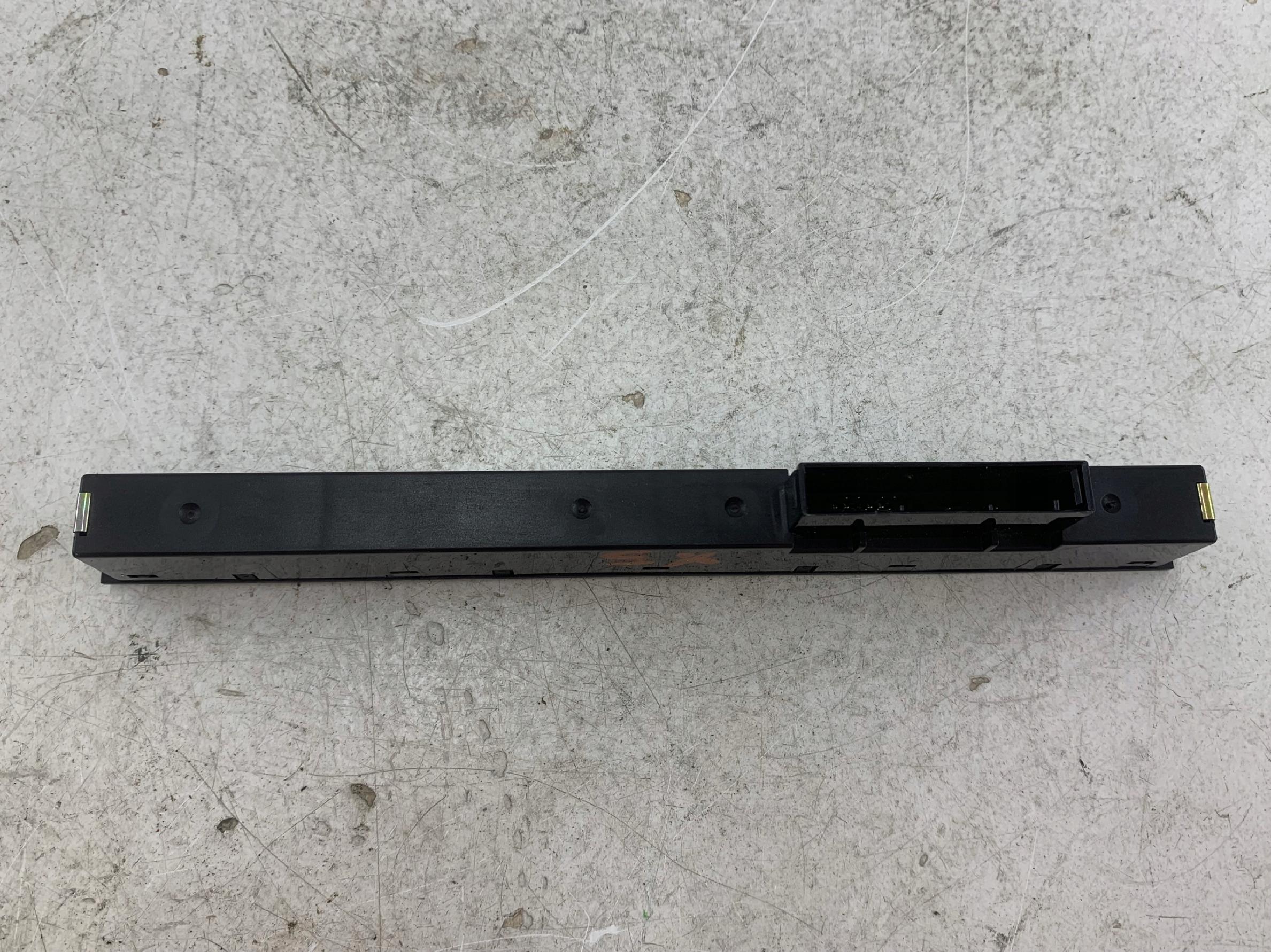 BMW E53 X5 PANEL PRZEŁĄCZNIK DSC BAGAŻNIKA 8373733 - zdjęcie 4