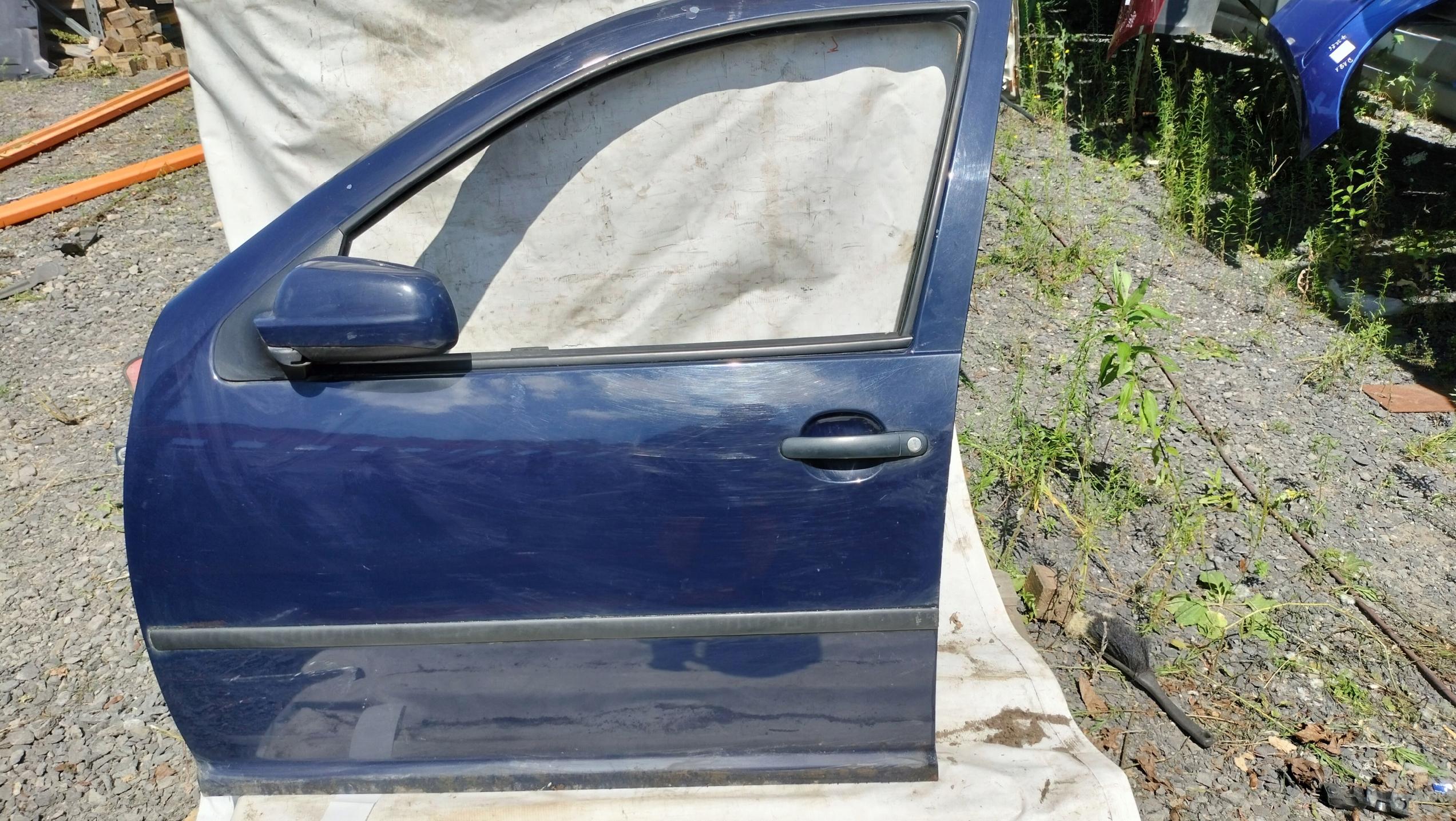 Dodatkowe zdjęcie używanej części: VW GOLF IV DRZWI LEWY PRZÓD NIEBIESKIE